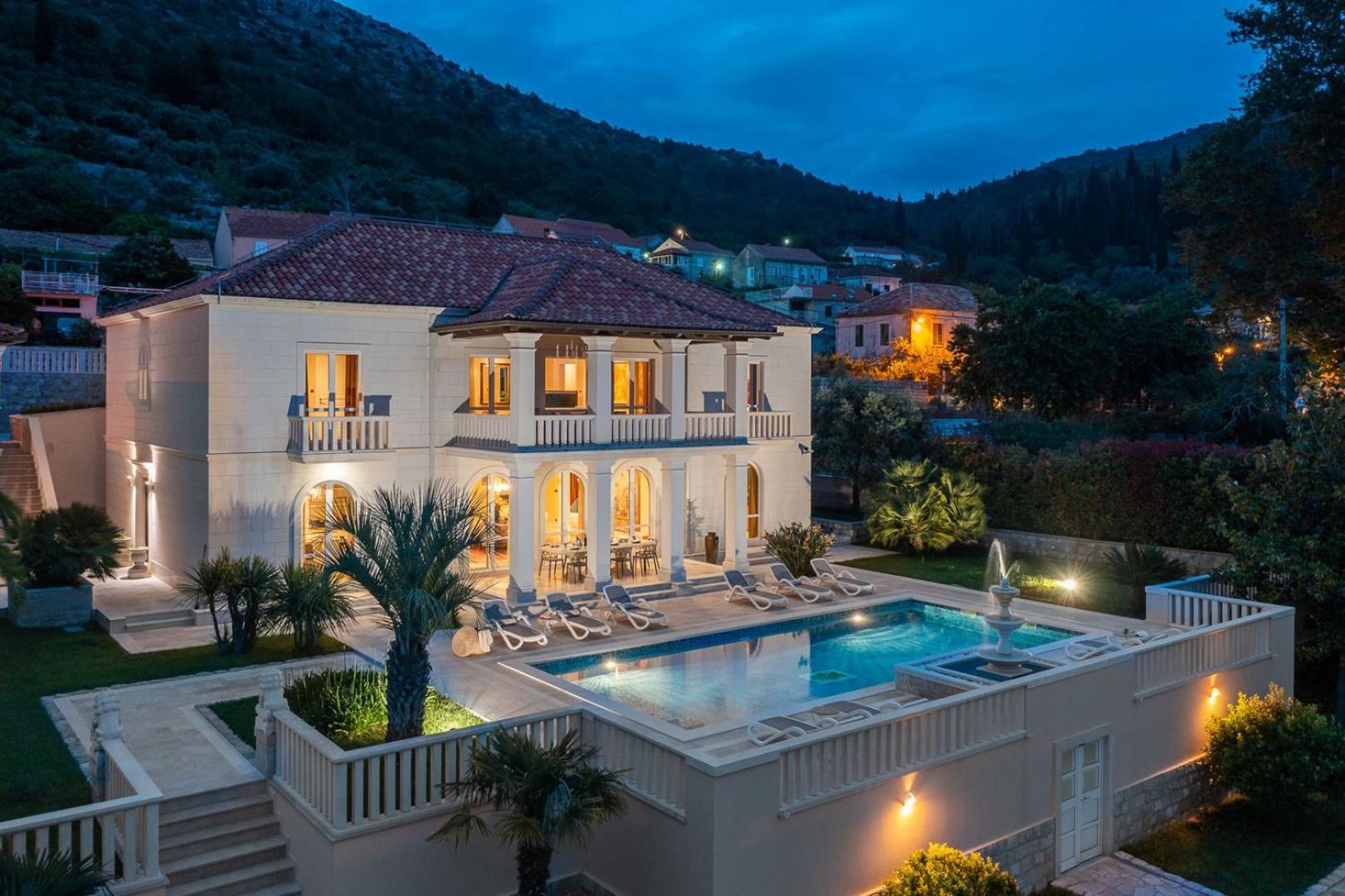 Villa photo 2