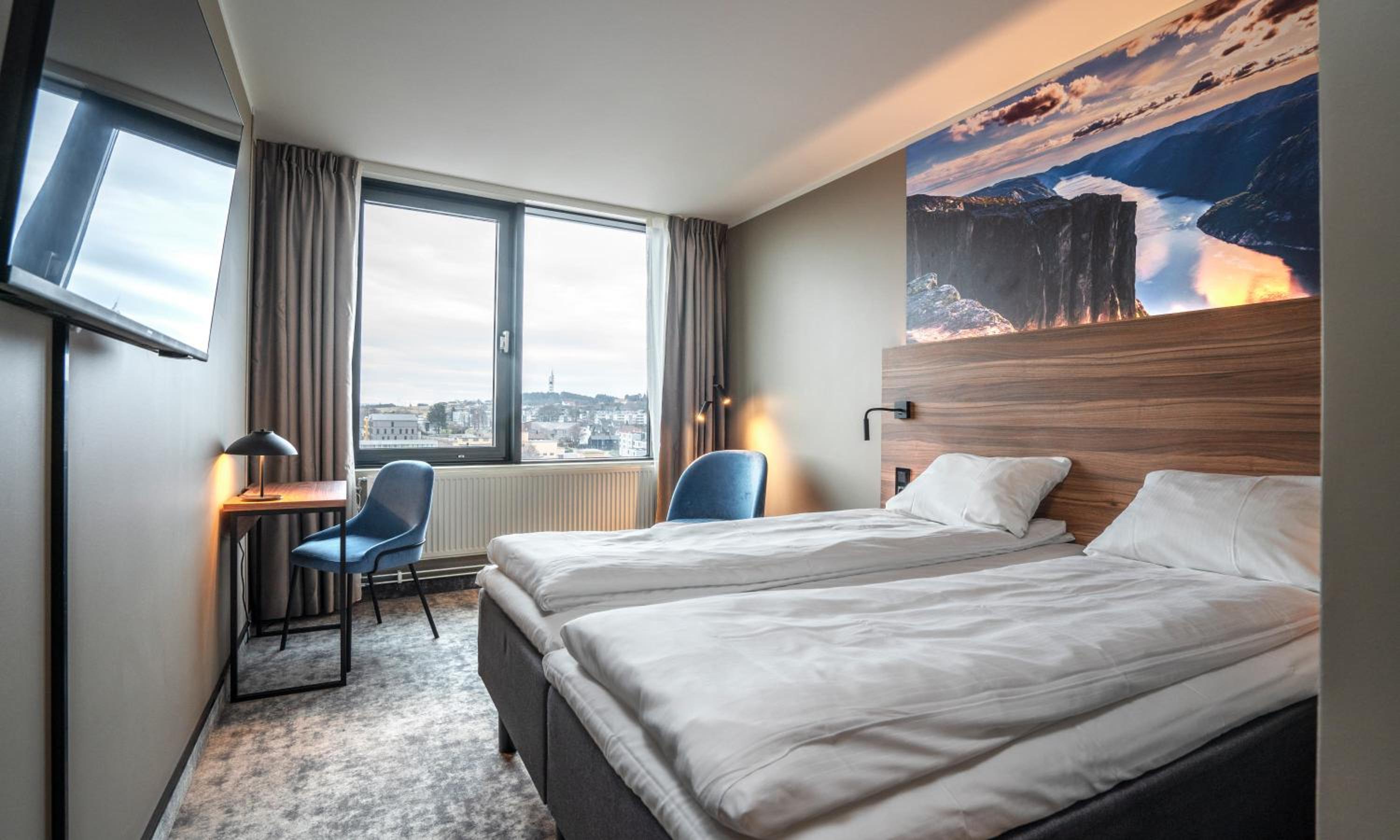  Standard Room with Queen Bed photo 1
