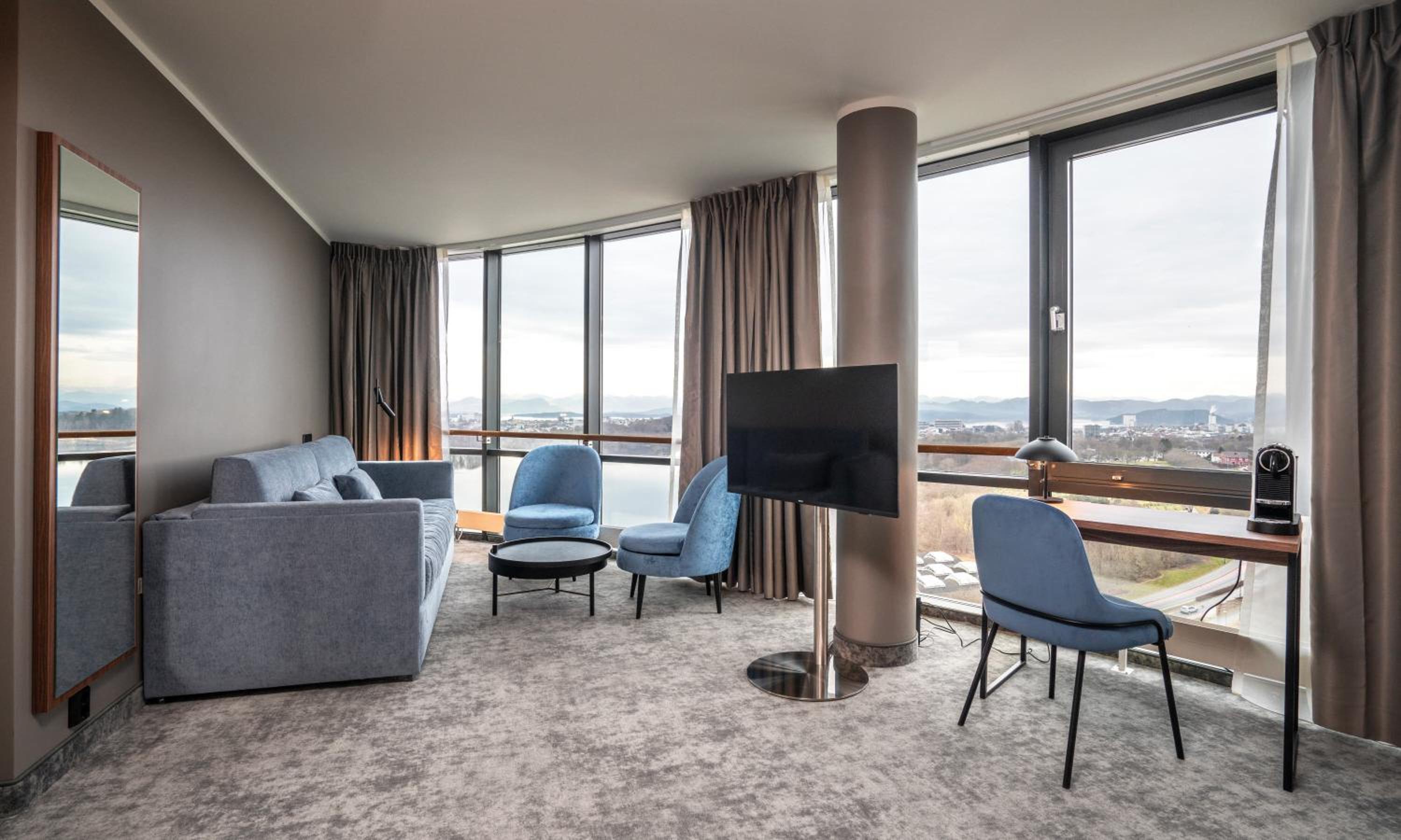Suite with City View photo 1