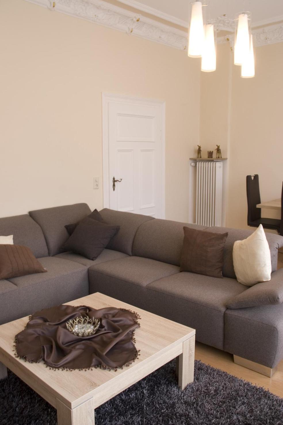 One-Bedroom Apartment Atrium - Photo 6