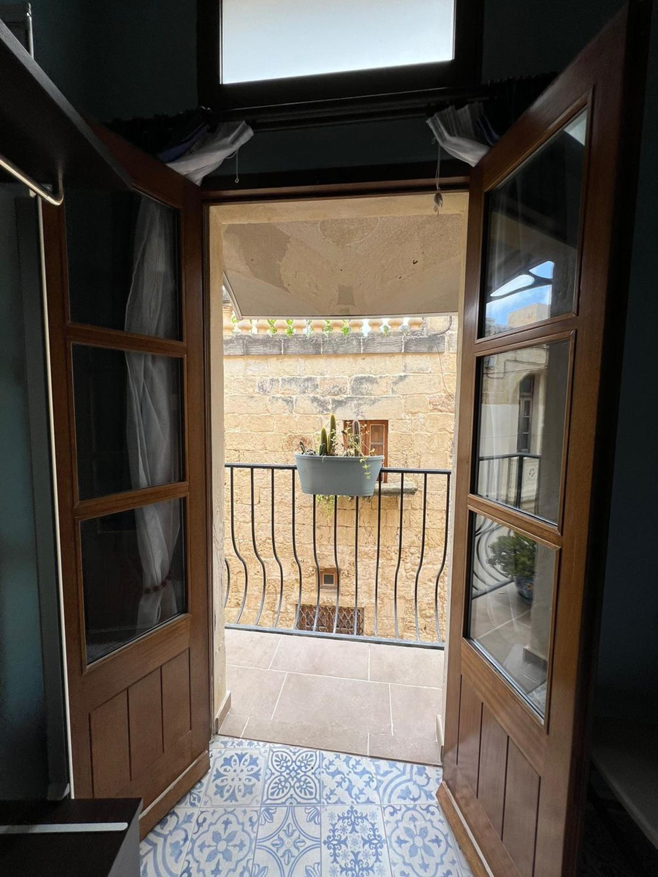 Family Room - Photo 10