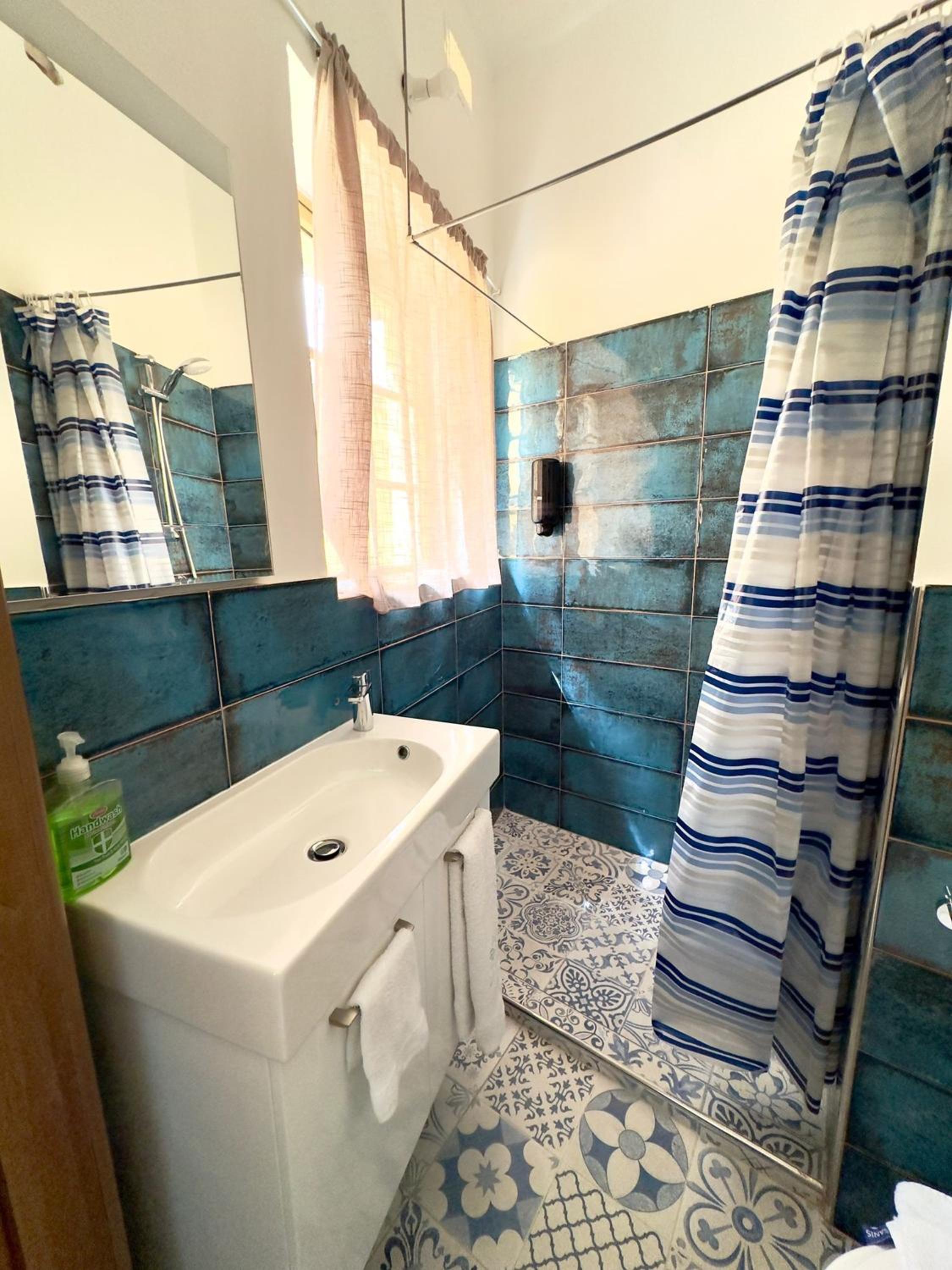 Double or Twin Room - Photo 31