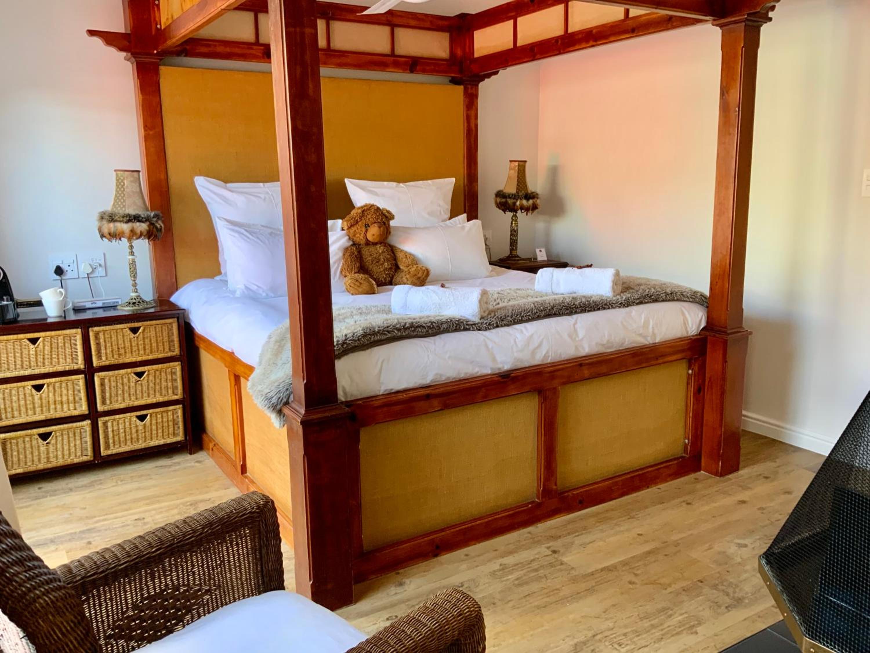 Superior King Room - Photo 10