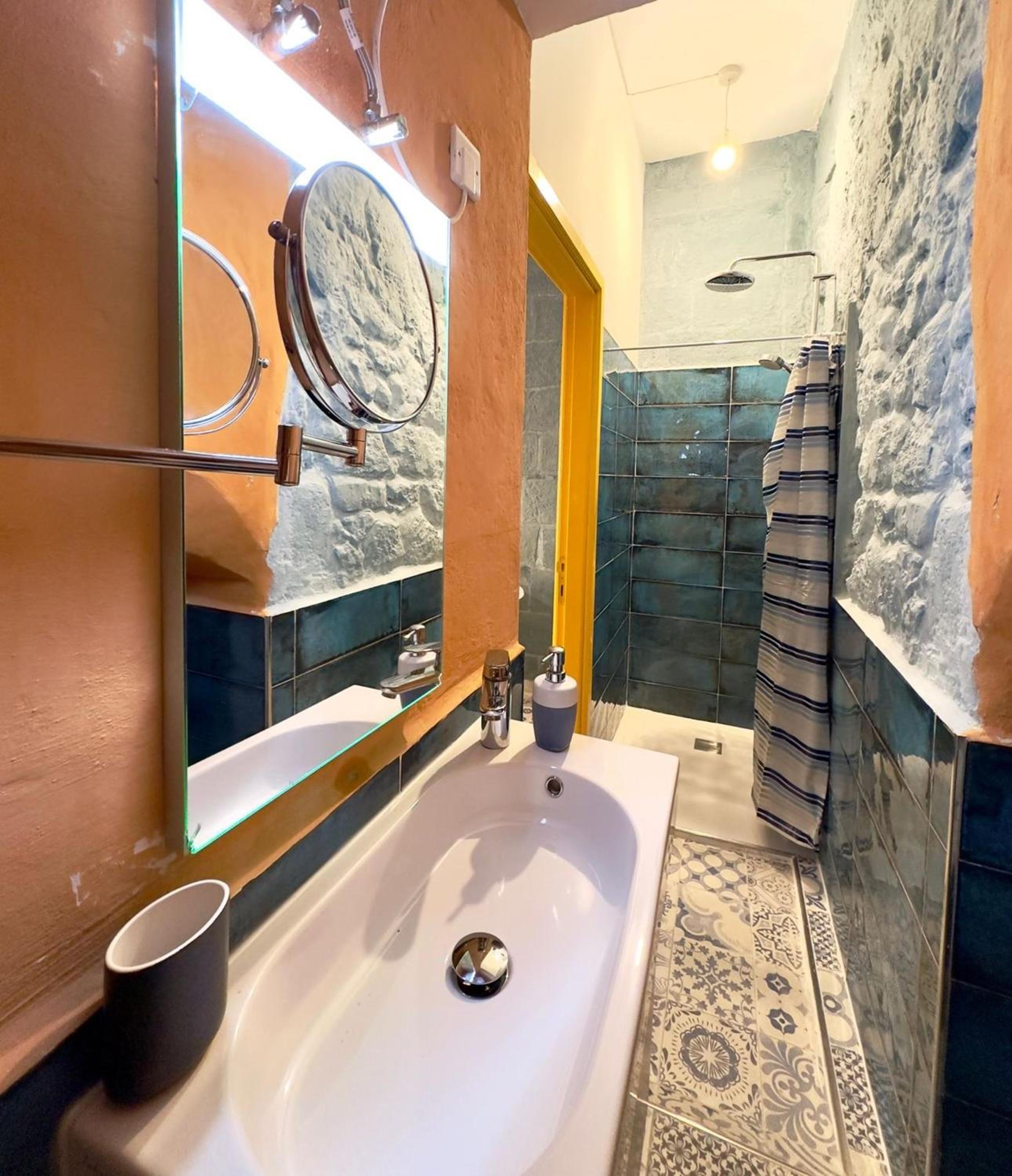 Superior Double Room - Photo 19