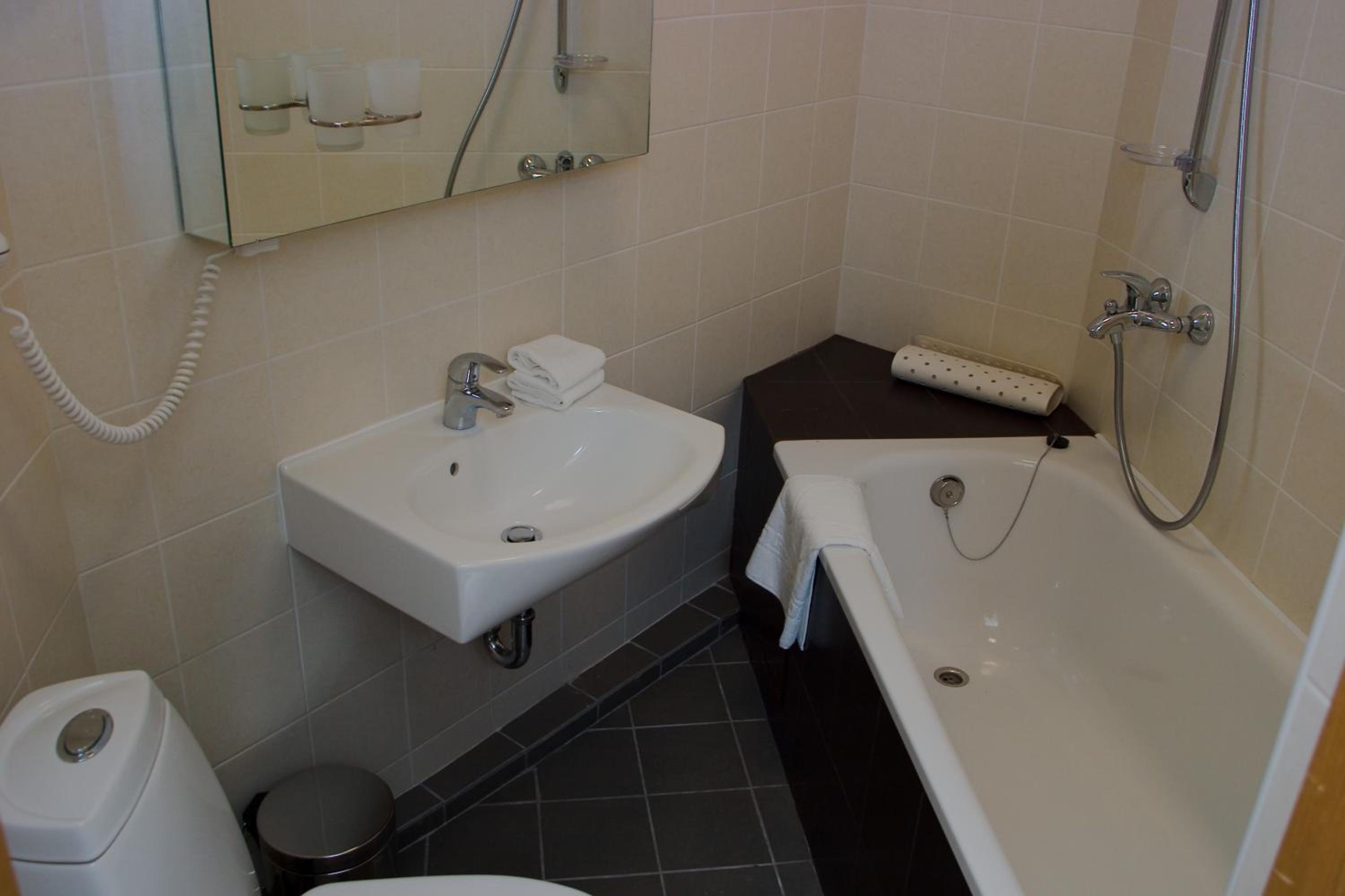 Deluxe Room - Photo 2