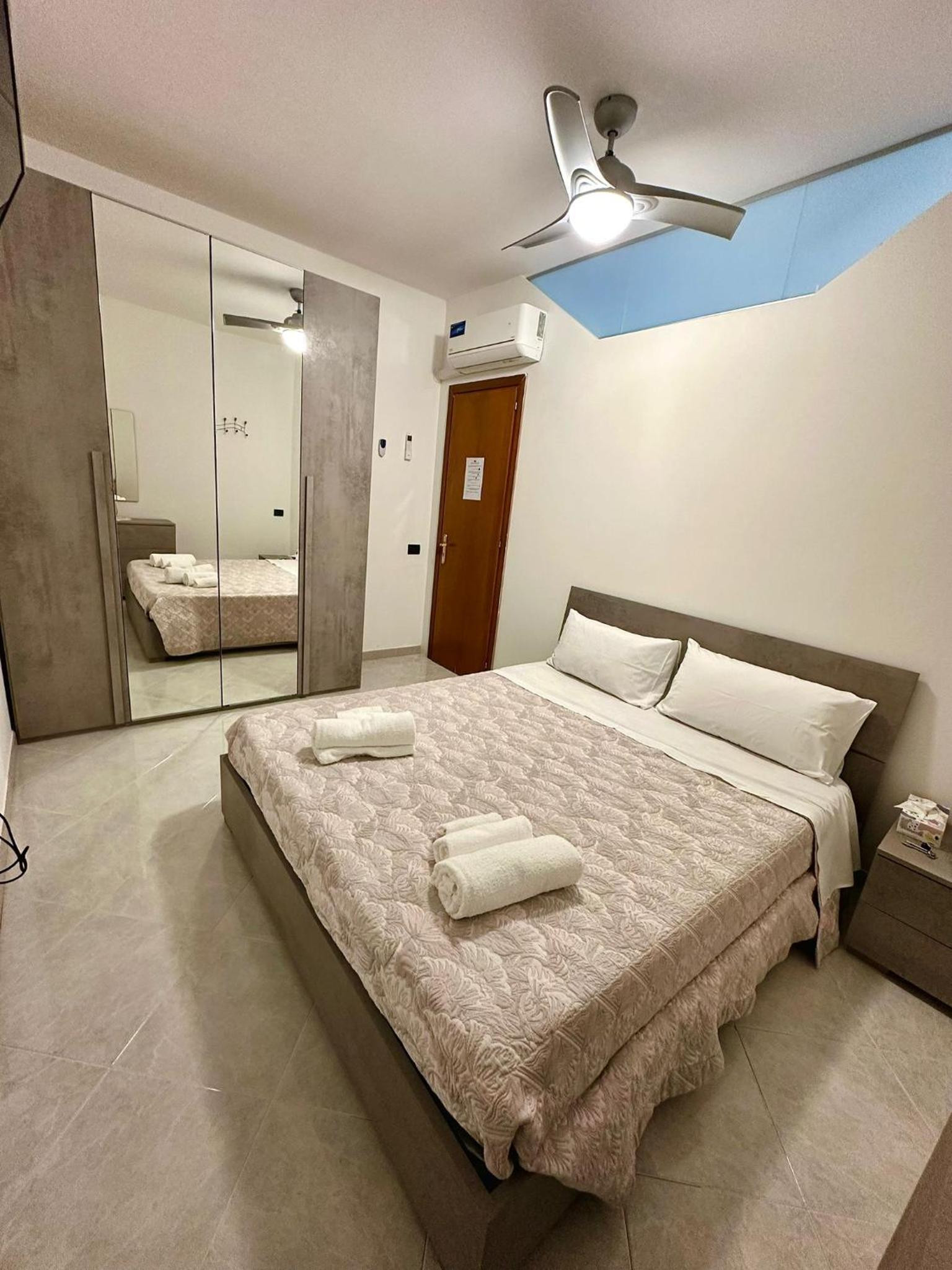 Standard Double Room - Photo 4