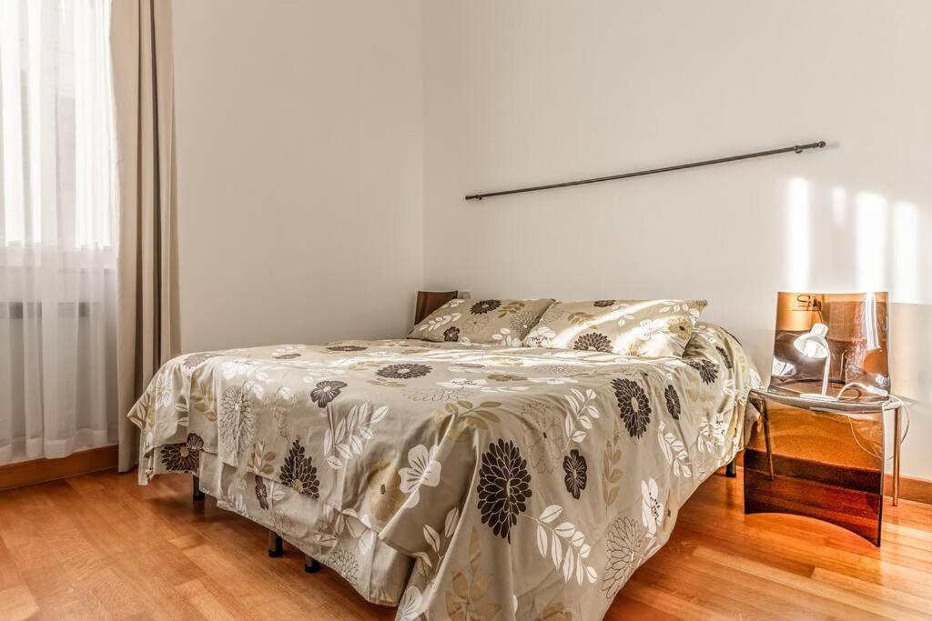 Three-Bedroom Apartment photo 2