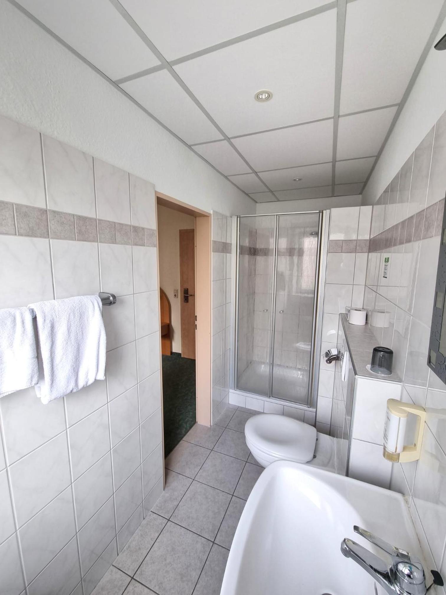 Small Single Room photo 2