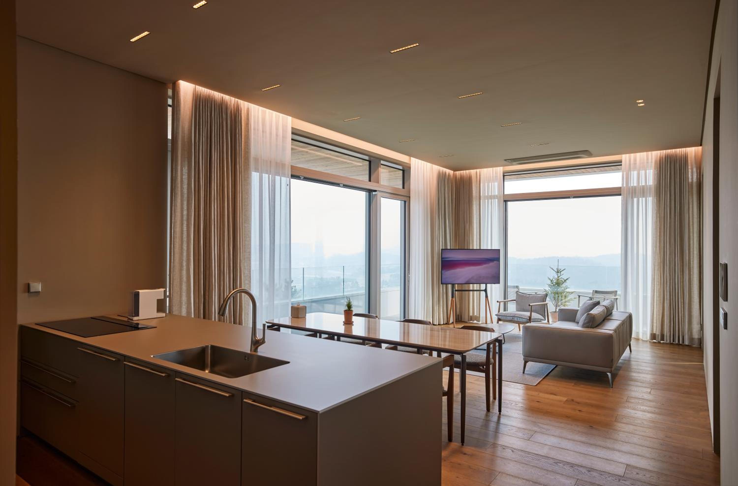 Royal Suite with High Floor - Swimming Pool for 4 - Photo 1
