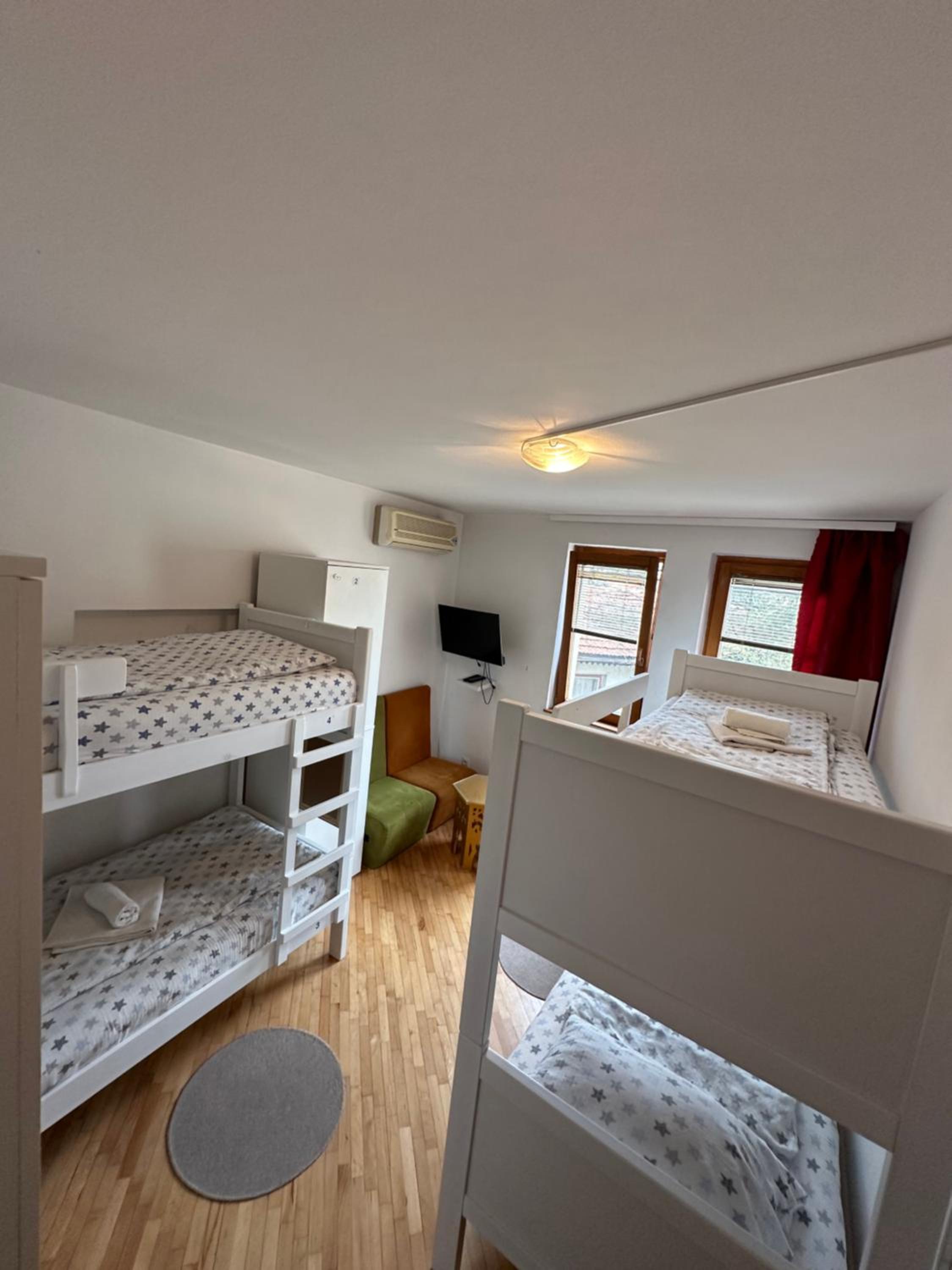 Twin Room with Shared Bathroom photo 2