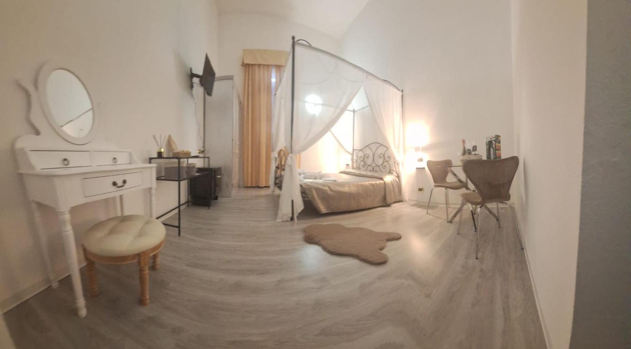 Deluxe Double Room - Photo 1