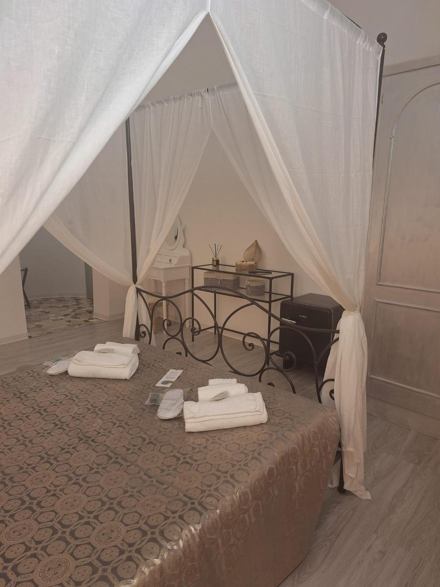 Deluxe Double Room - Photo 3