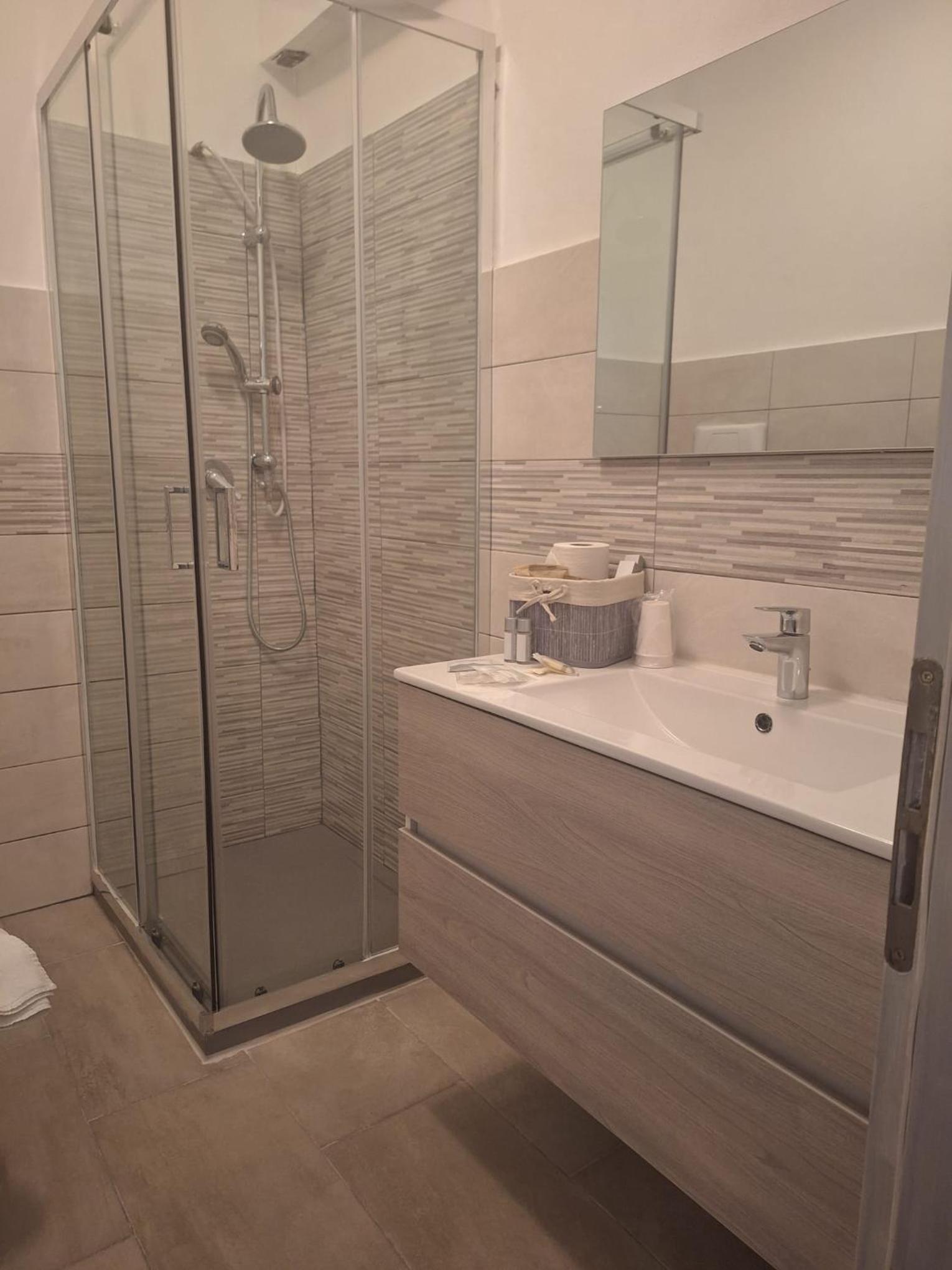 Deluxe Double Room - Photo 5
