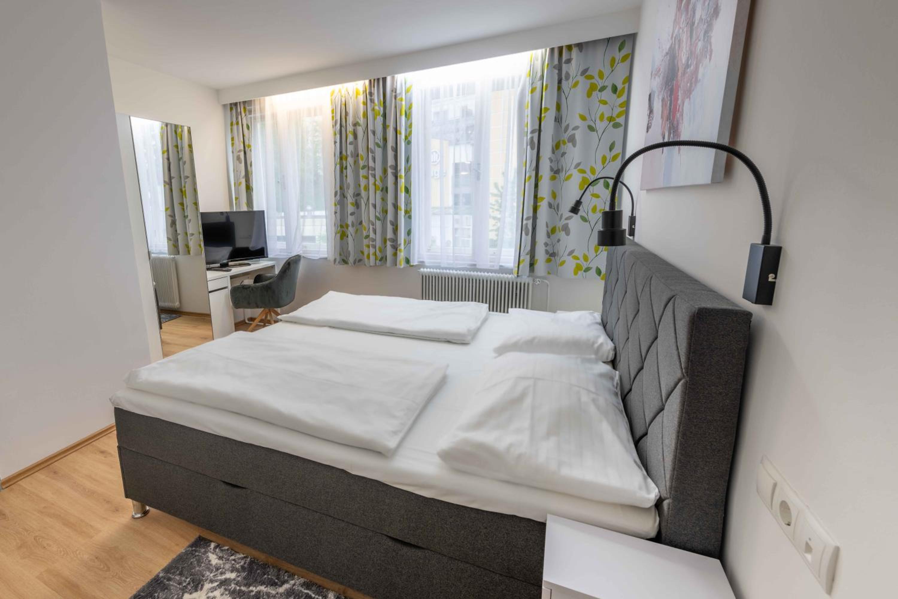 Deluxe Double Room - Photo 1