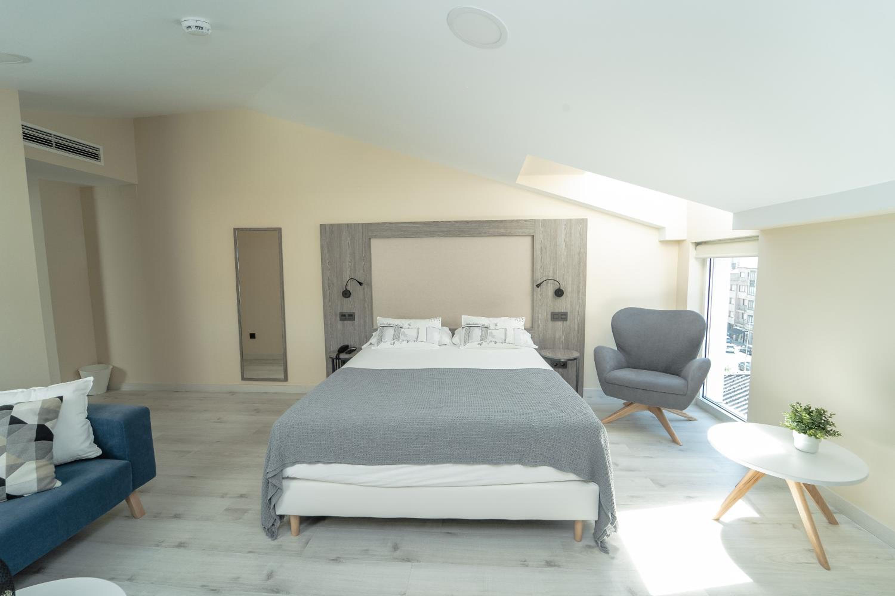 Deluxe Room - Photo 3