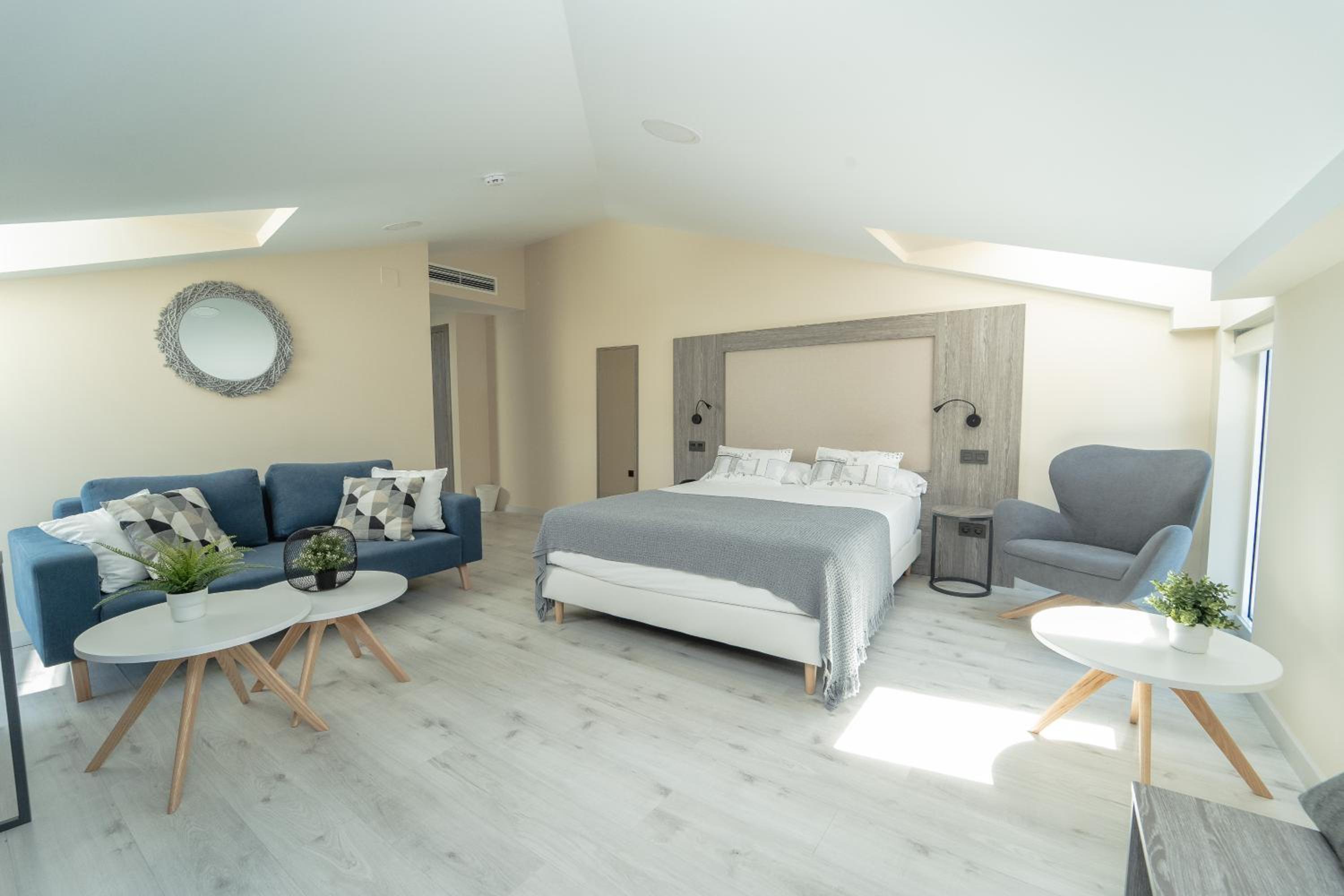 Deluxe Room - Photo 1