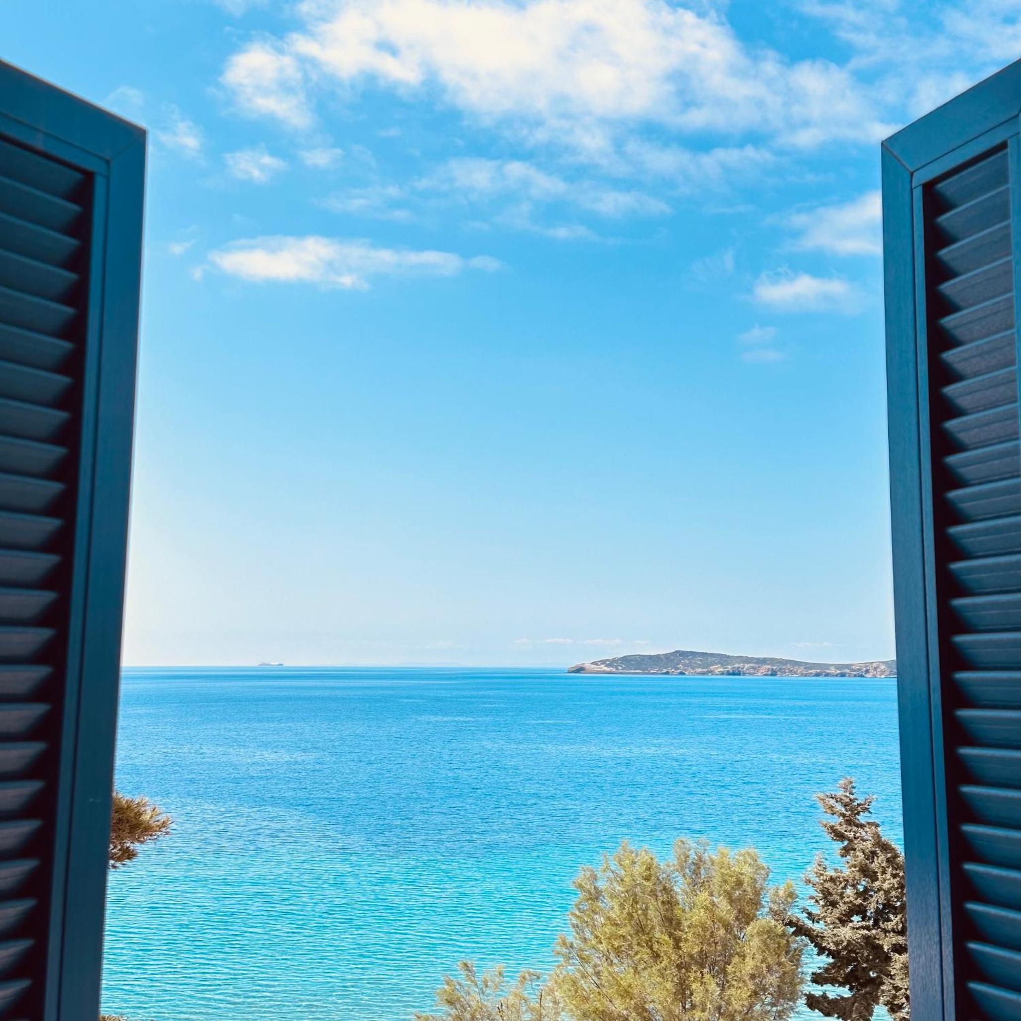 Double or Twin Room with Side Sea View photo 3