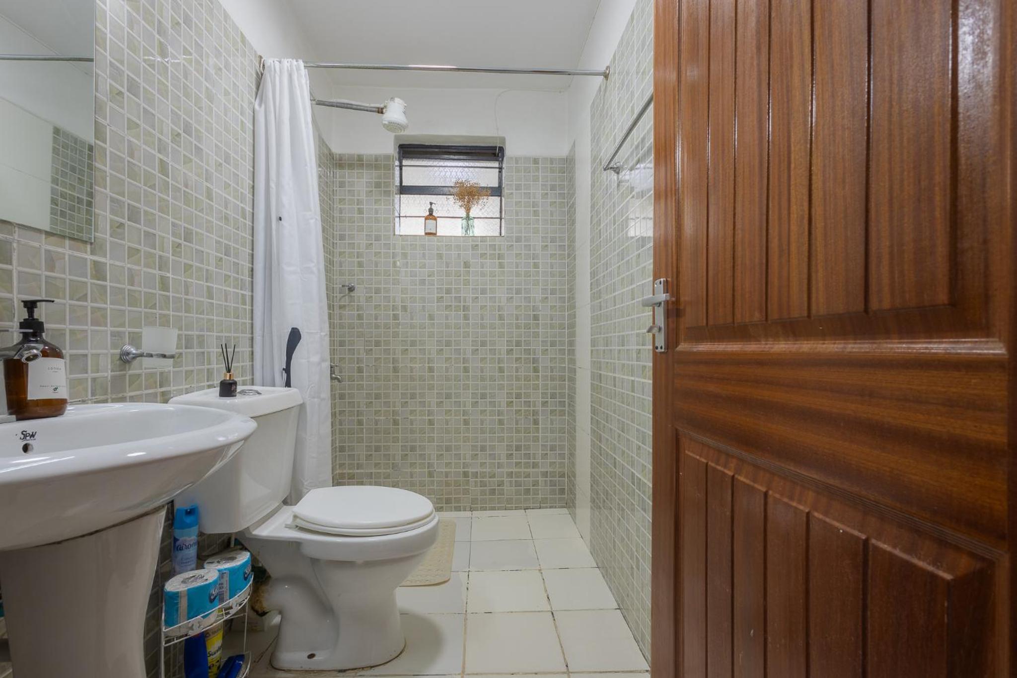 Apartment with Balcony - Photo 13