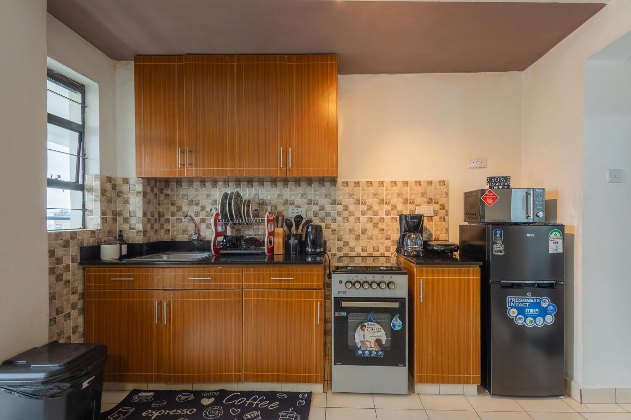 Apartment with Balcony - Photo 9