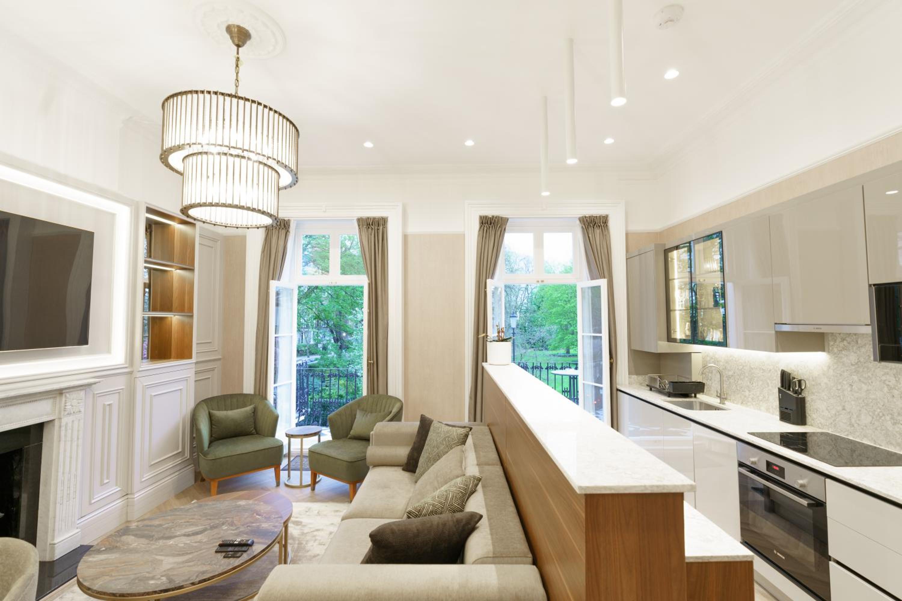 Apartment with Balcony photo 1