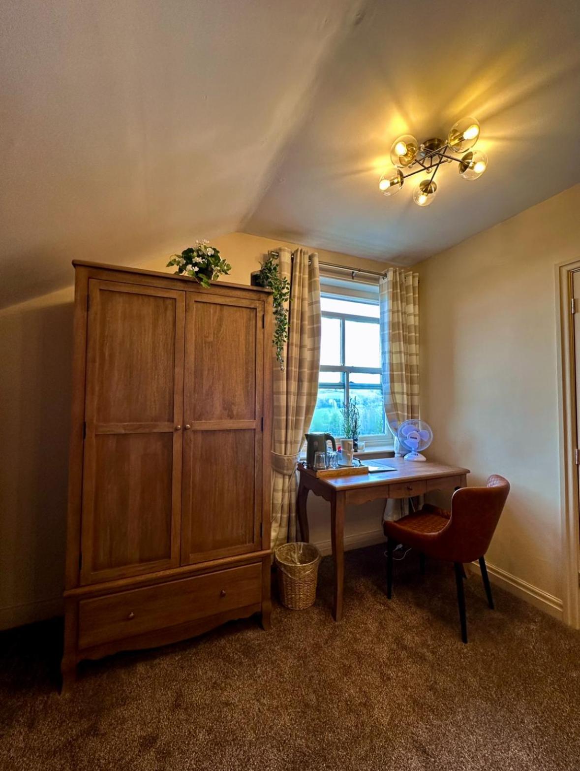 Family Room with Bathroom photo 2