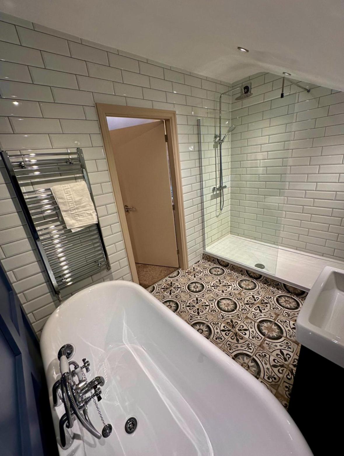 Family Room with Bathroom photo 3
