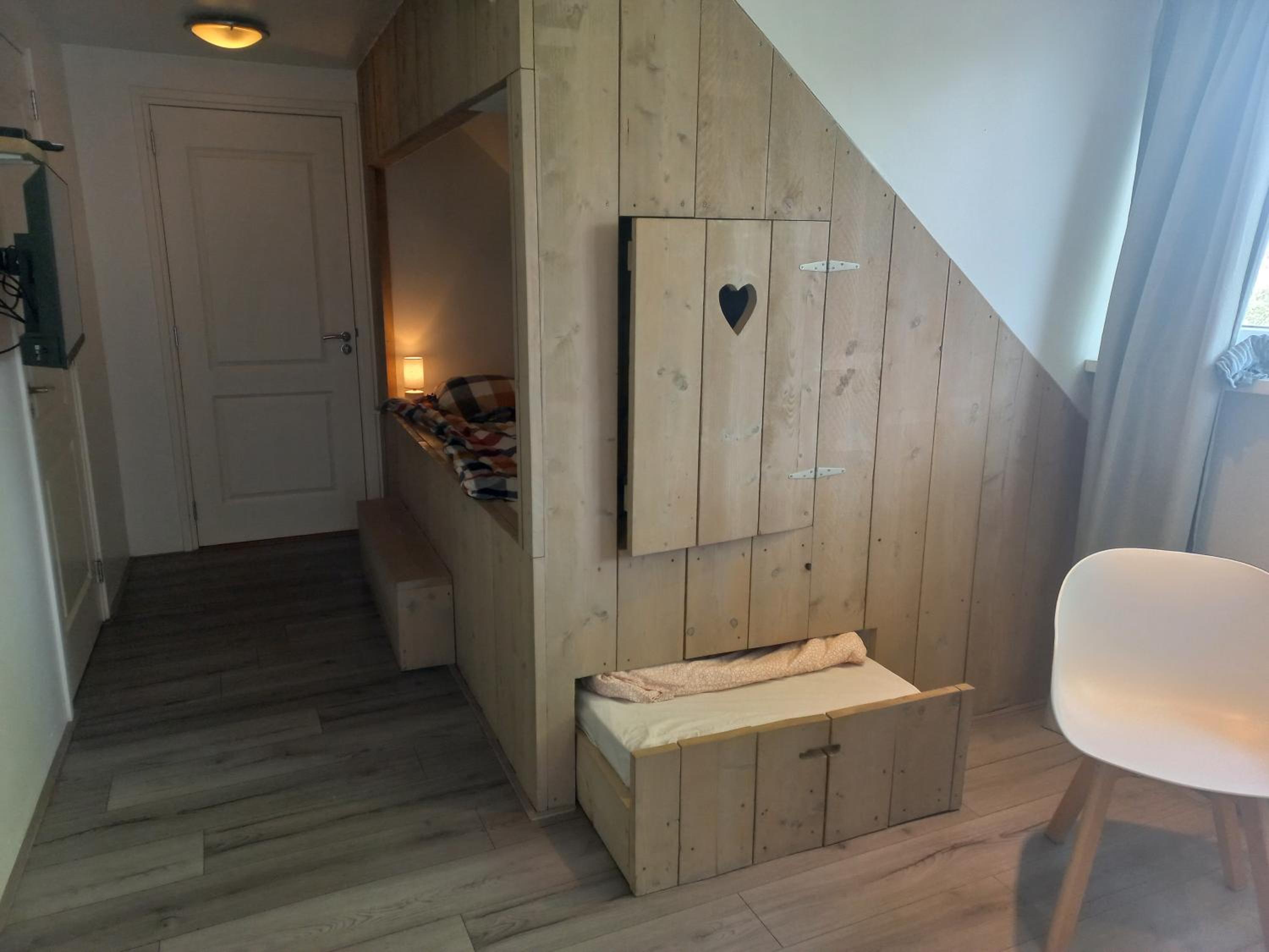 Triple Room with Bath - Photo 3