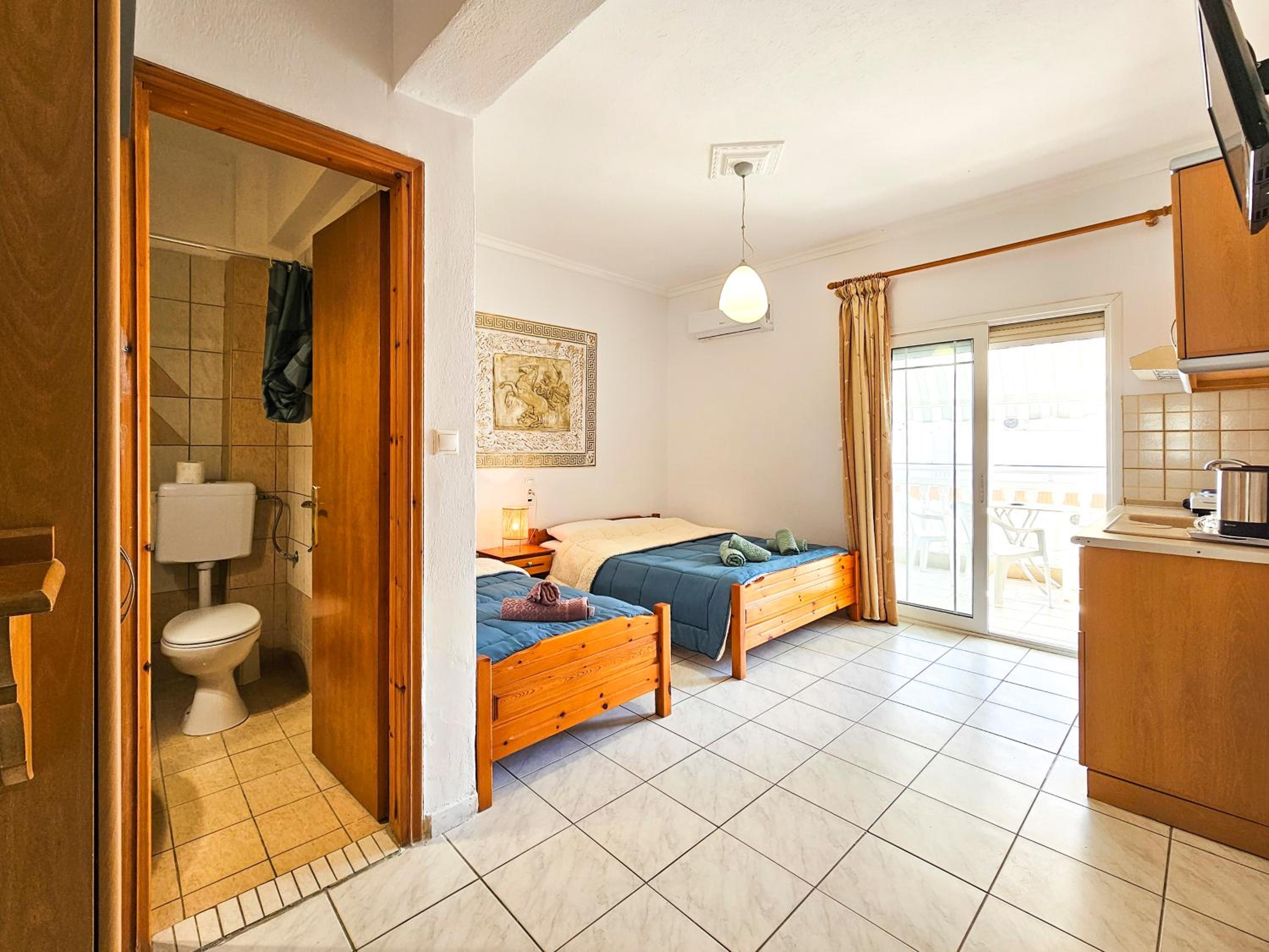 Comfort Triple Room - Photo 16