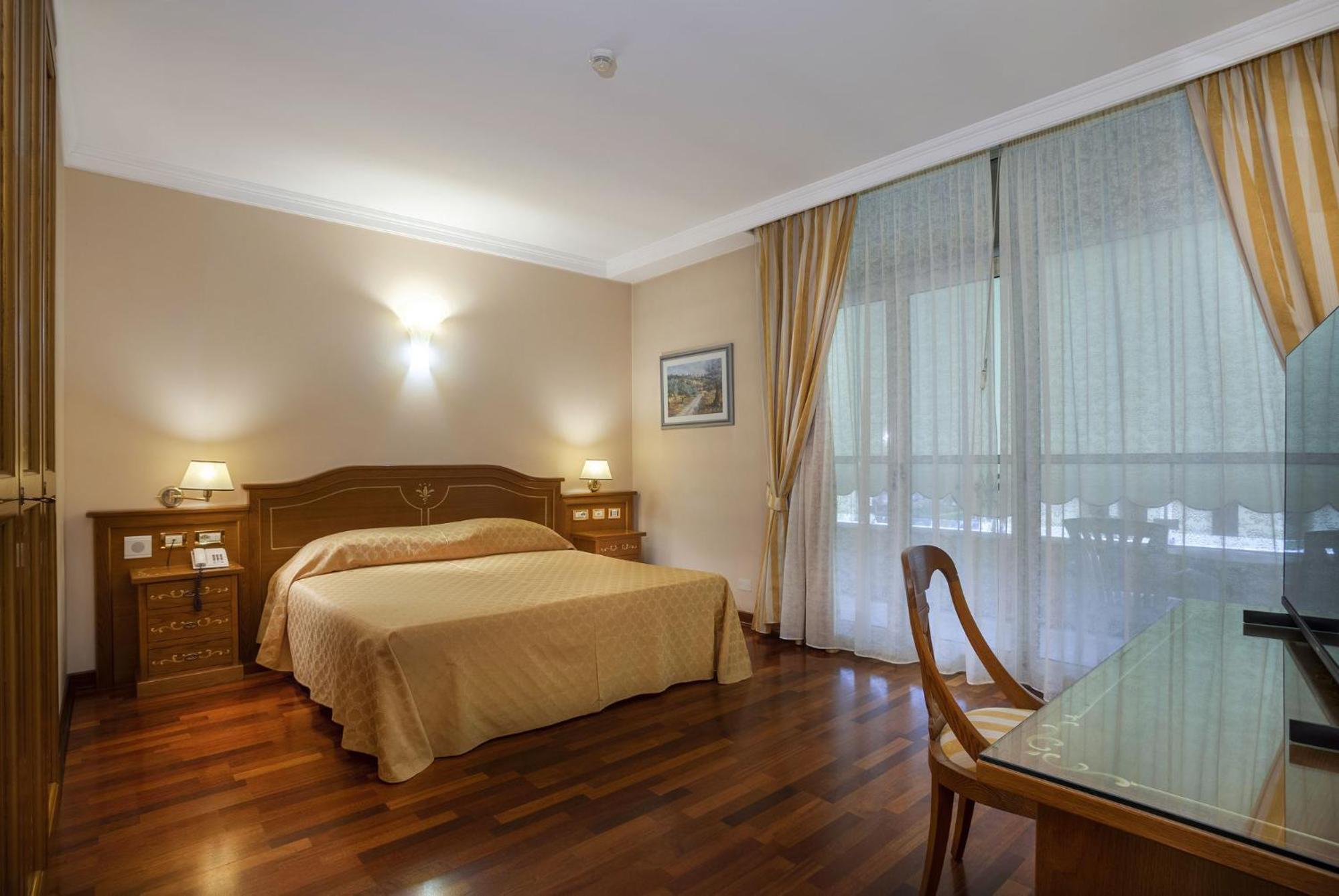 Superior Double or Twin Room photo 3