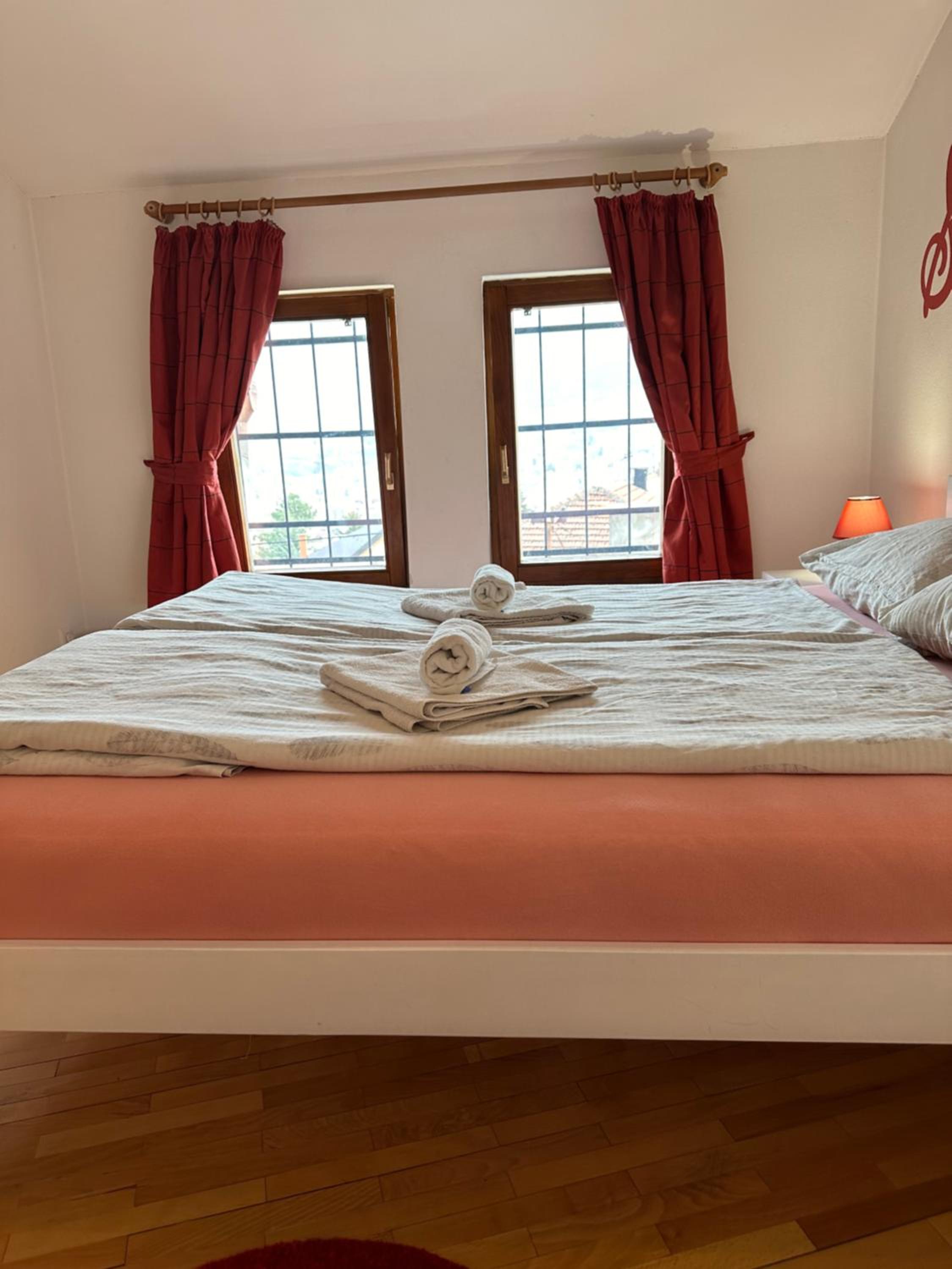 Double Room with Shared Bathroom photo 3