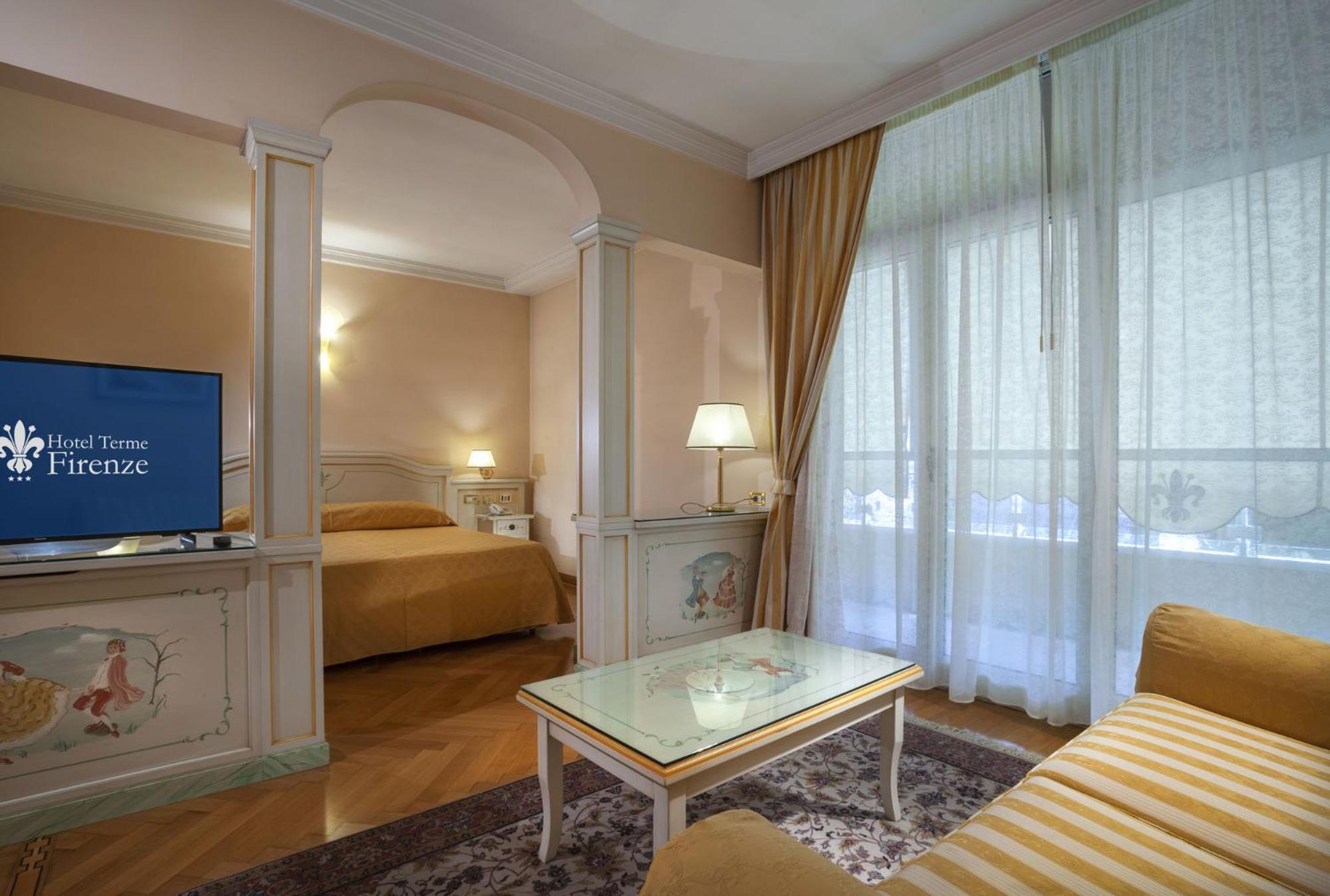 Junior Suite with Balcony photo 1