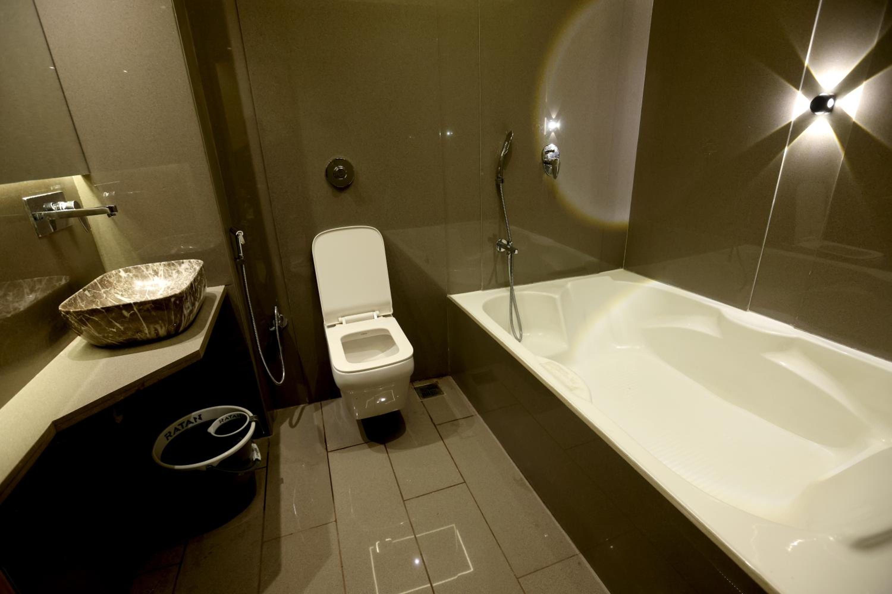 Deluxe Double Room With Bath photo 2