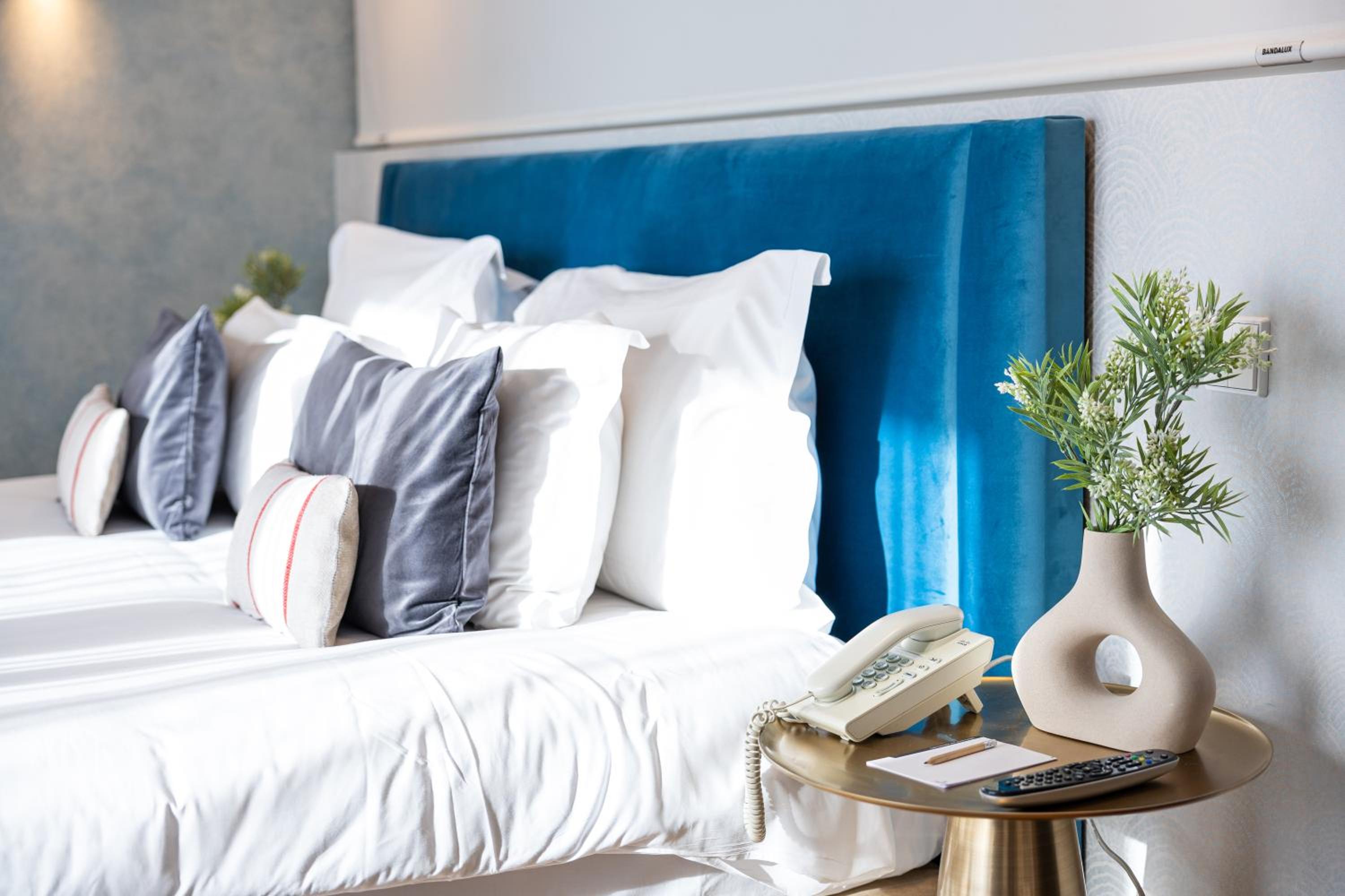 Suite with Sea View - Photo 12