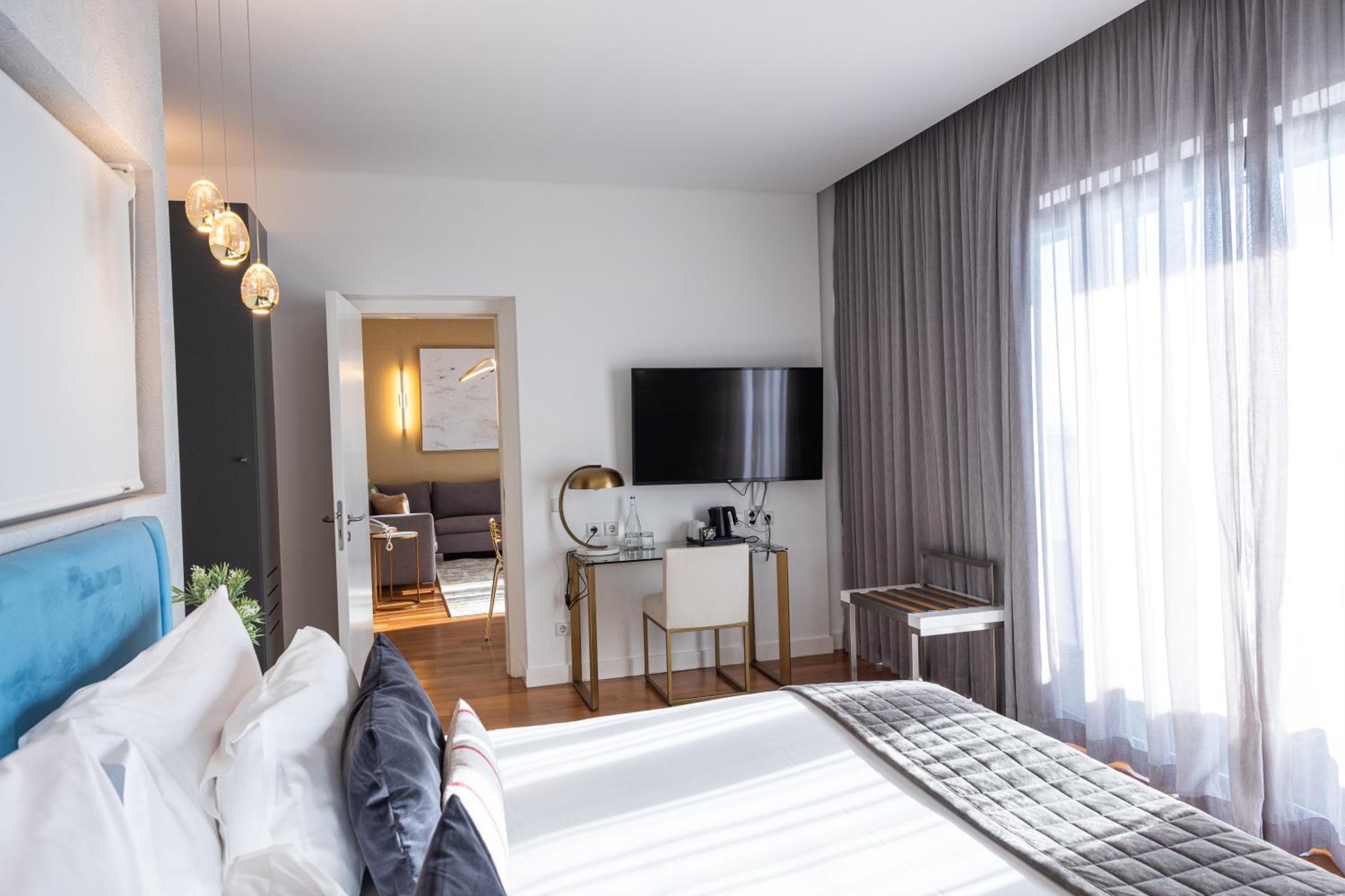 Suite with Sea View - Photo 10