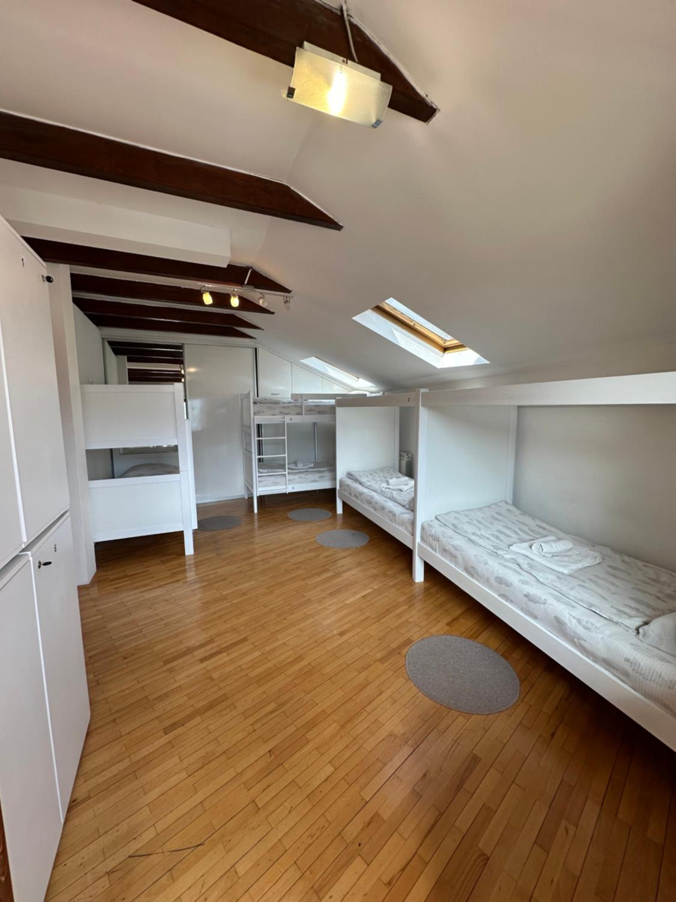 Bed in 6-Bed Dormitory Room photo 1