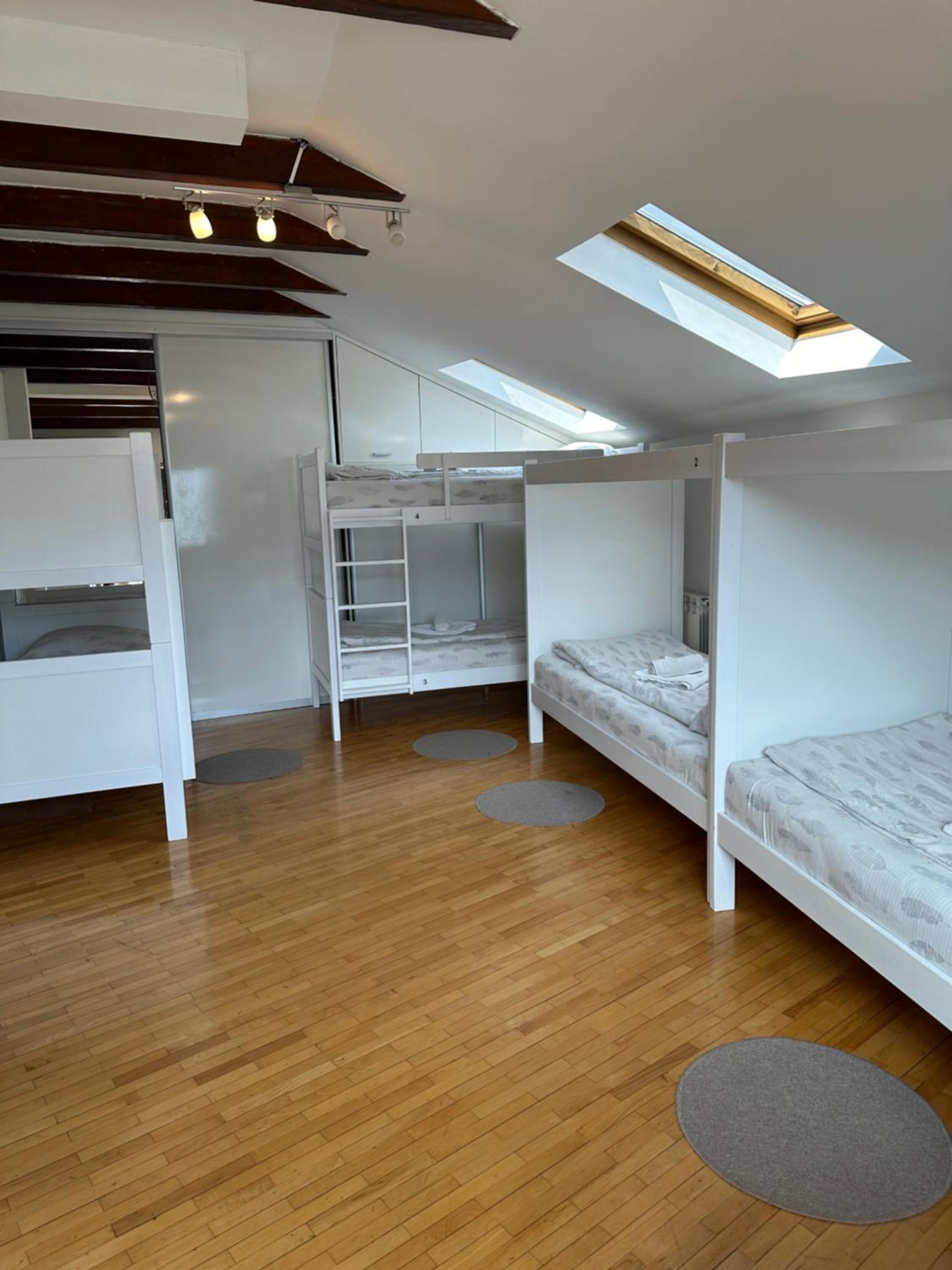 Bed in 6-Bed Dormitory Room photo 2
