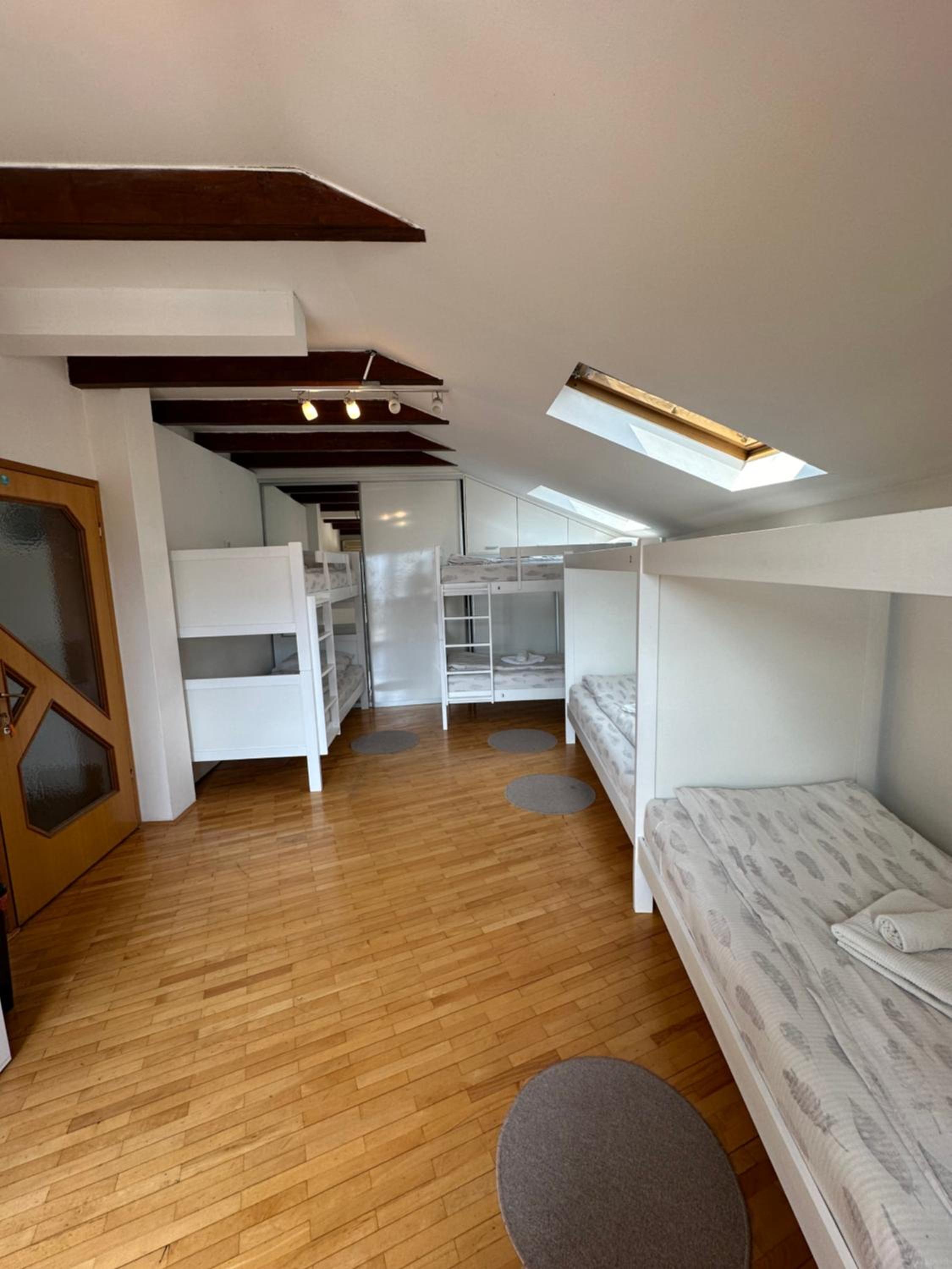 Bed in 6-Bed Dormitory Room photo 3