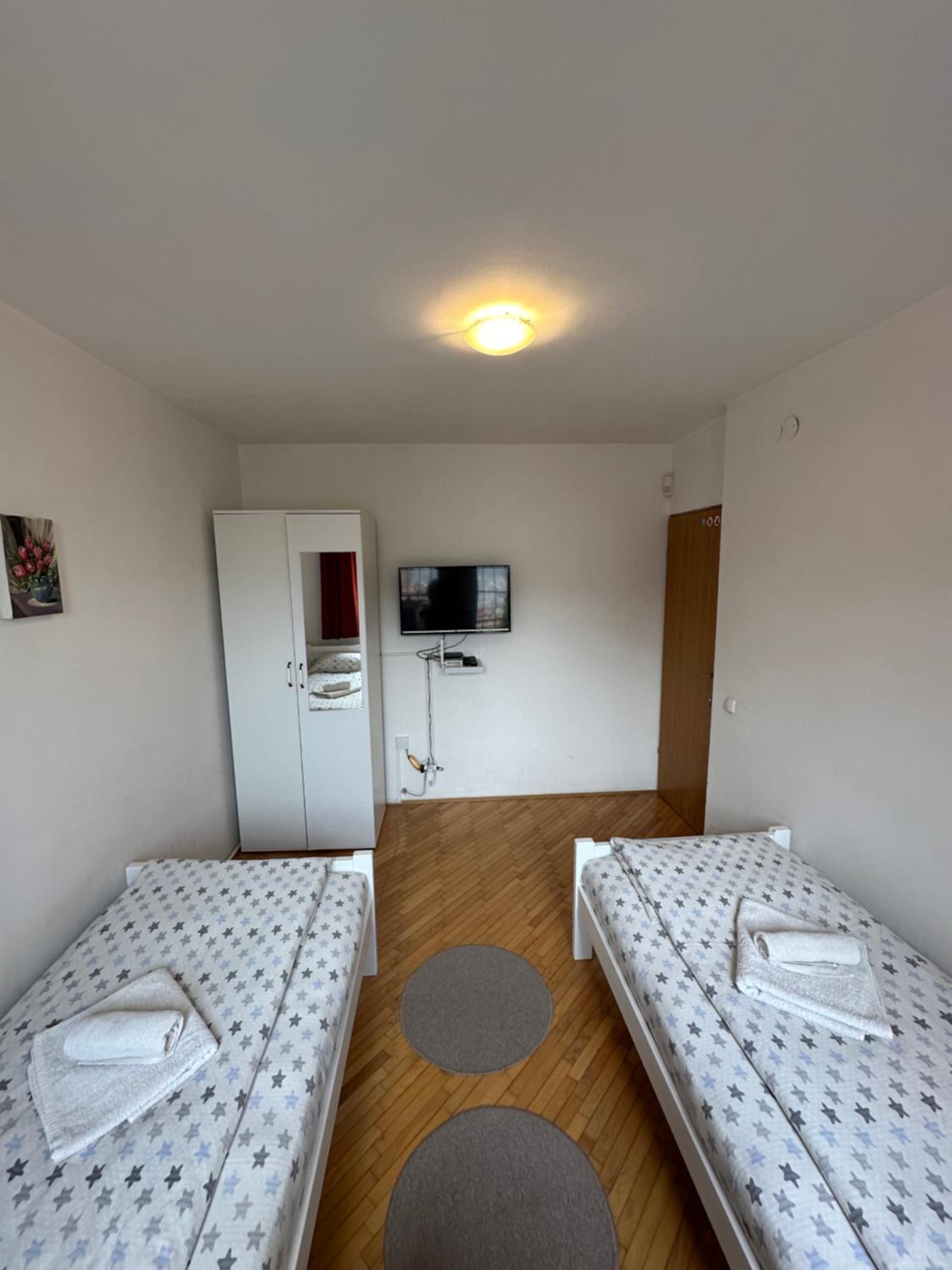 Twin Room with Shared Bathroom photo 3