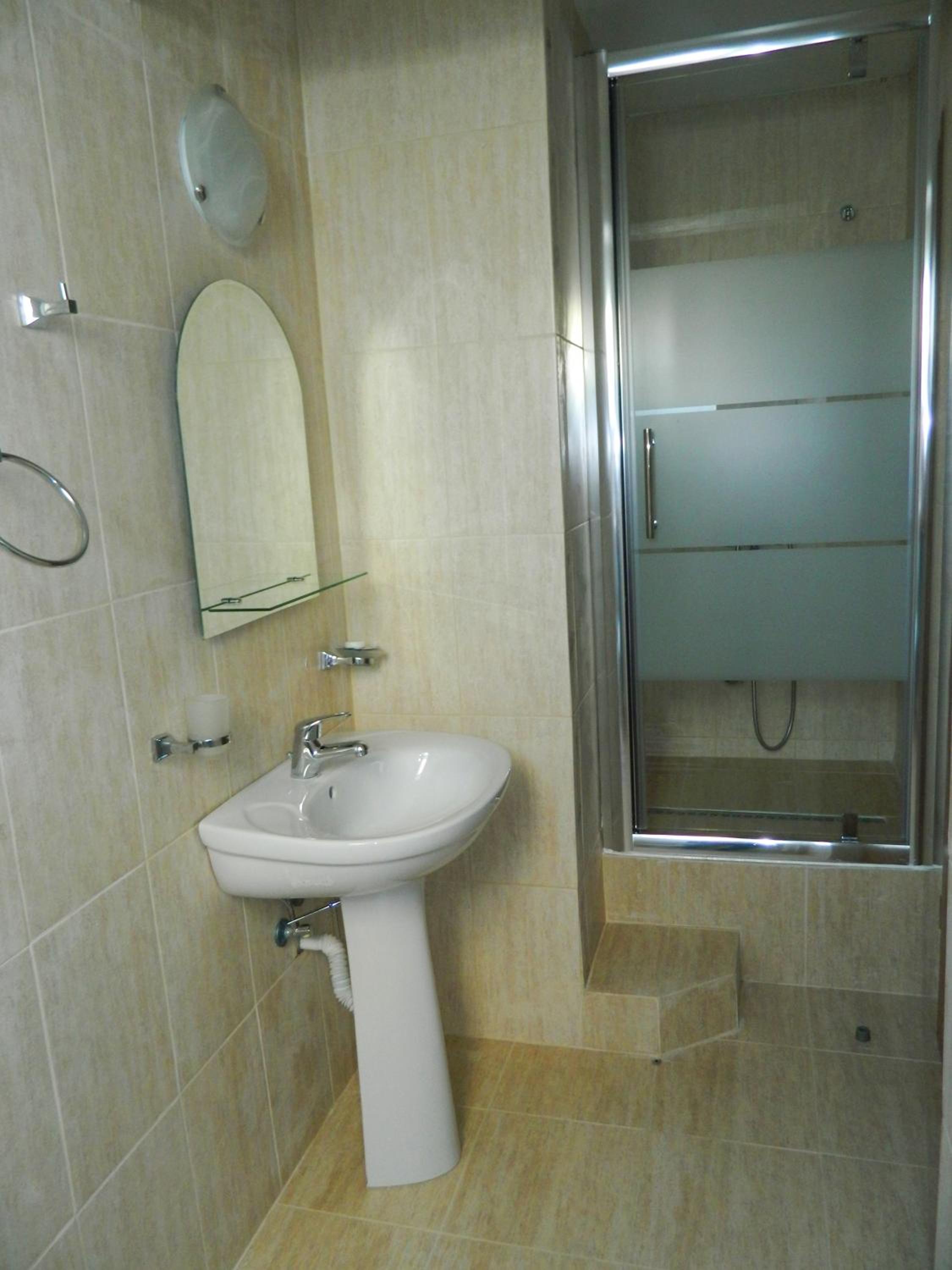 Standard Double Room - Photo 4