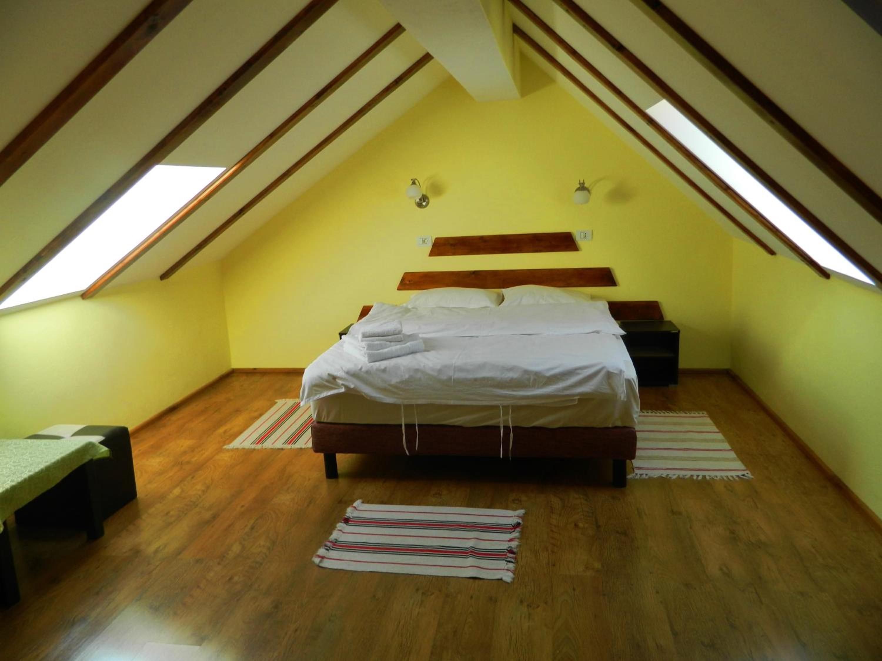 Standard Double Room - Photo 2