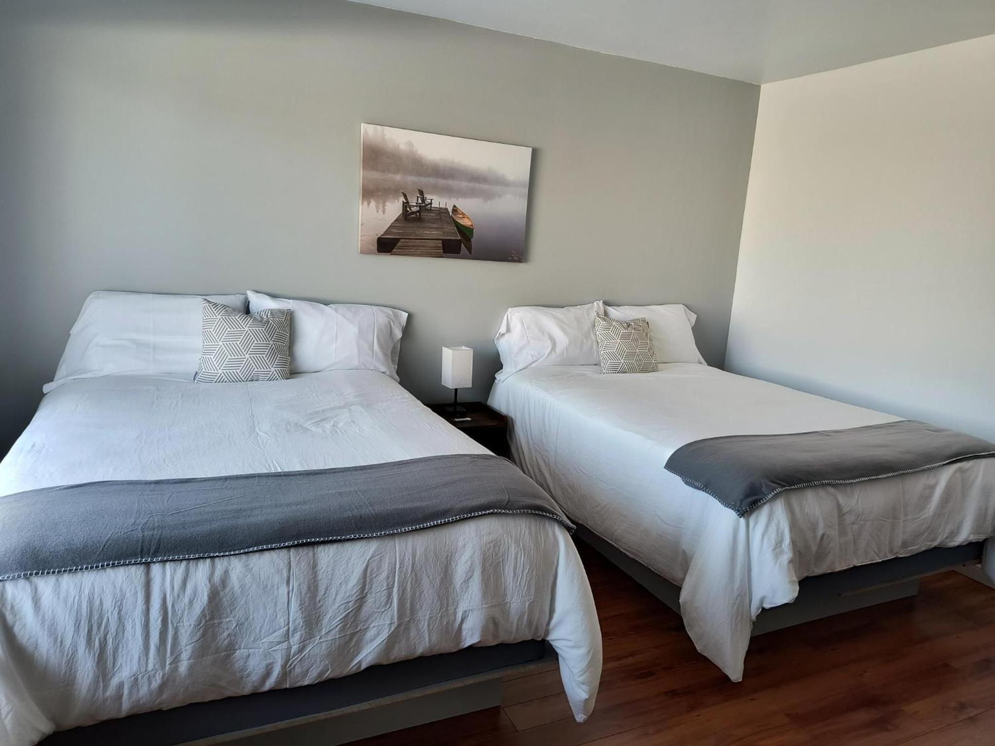 Quadruple Room with Private Bathroom photo 2