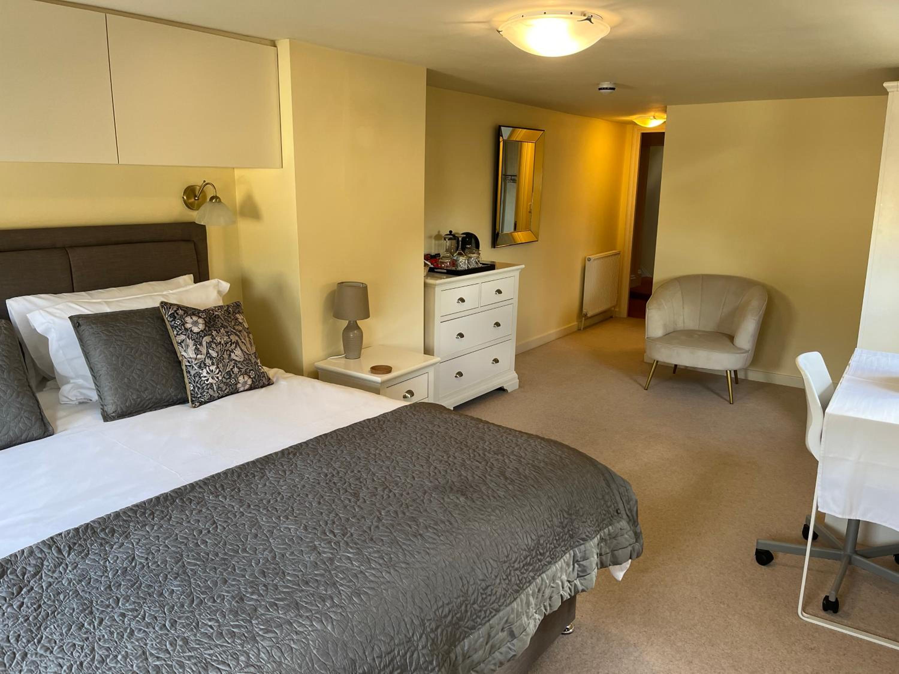 Deluxe Double Room with Shower photo 3