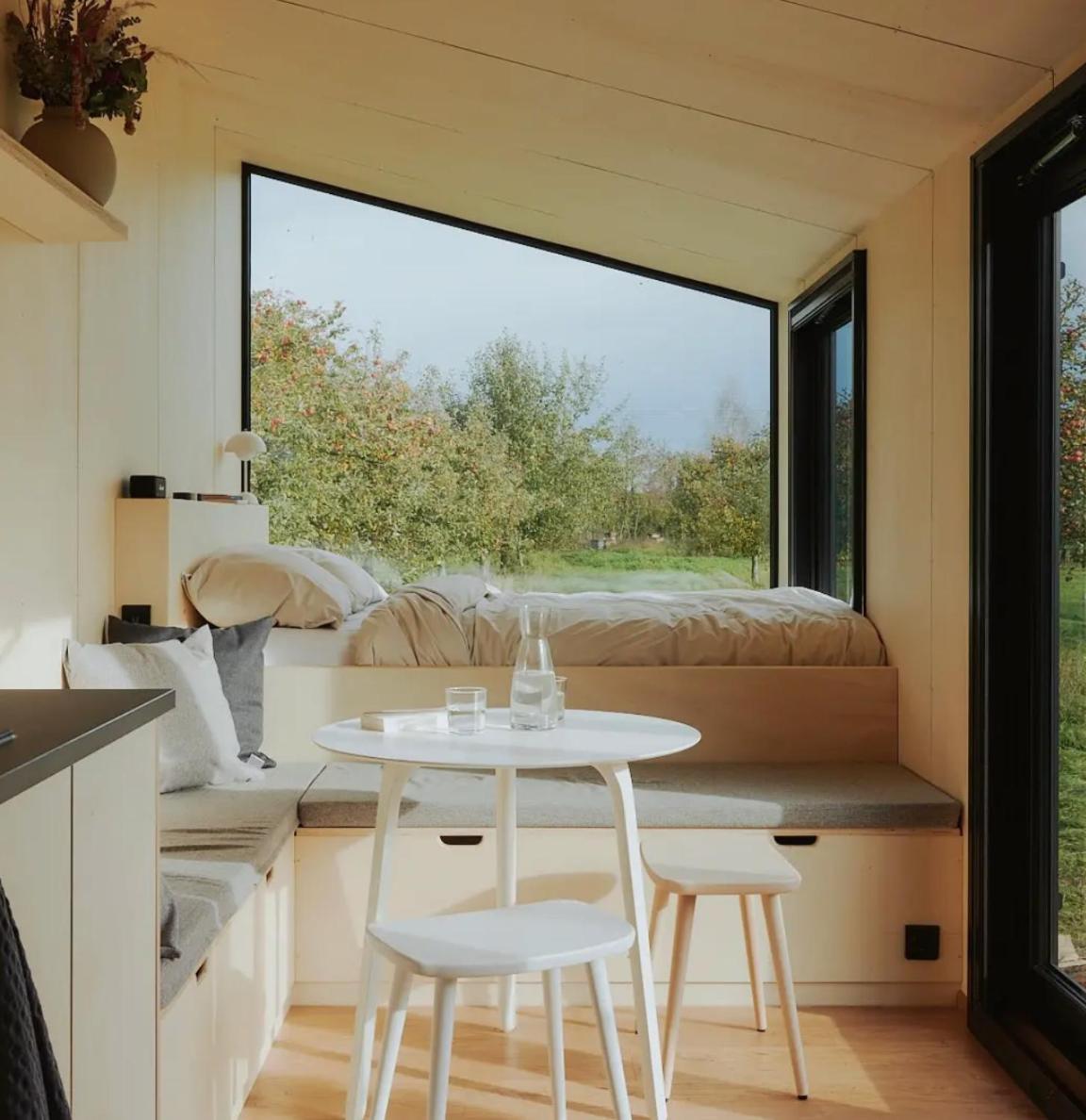 One-Bedroom House photo 1