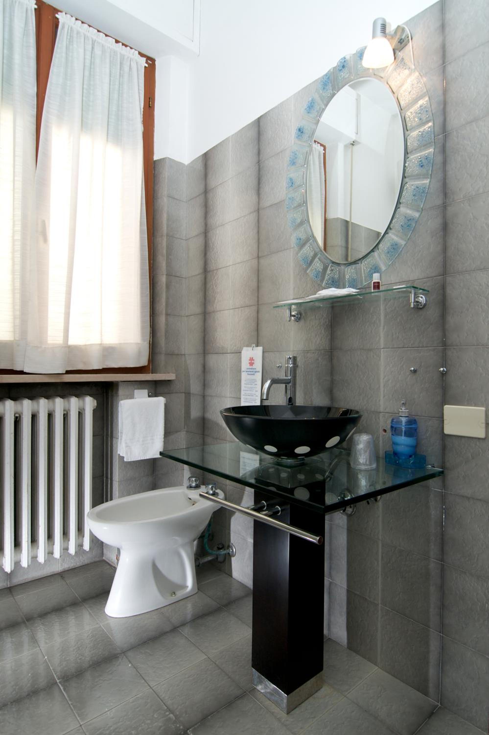 Single Room photo 3