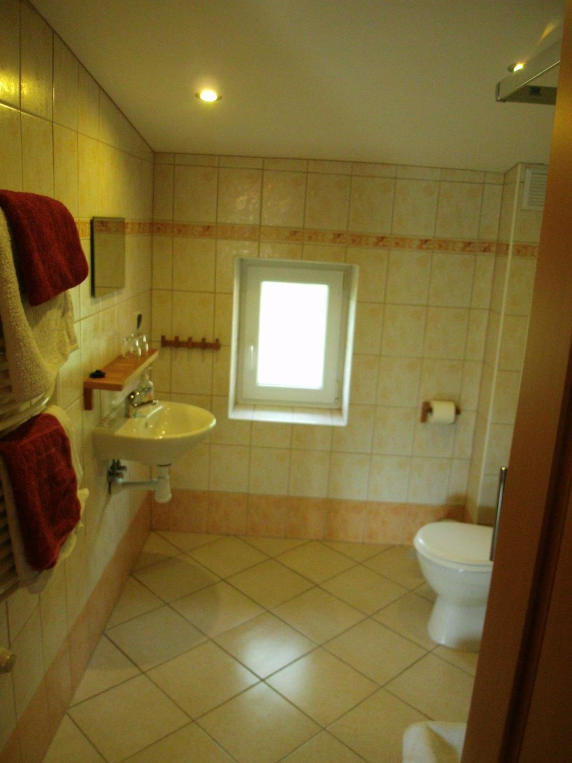 Double or Twin Room with Balcony - Photo 31