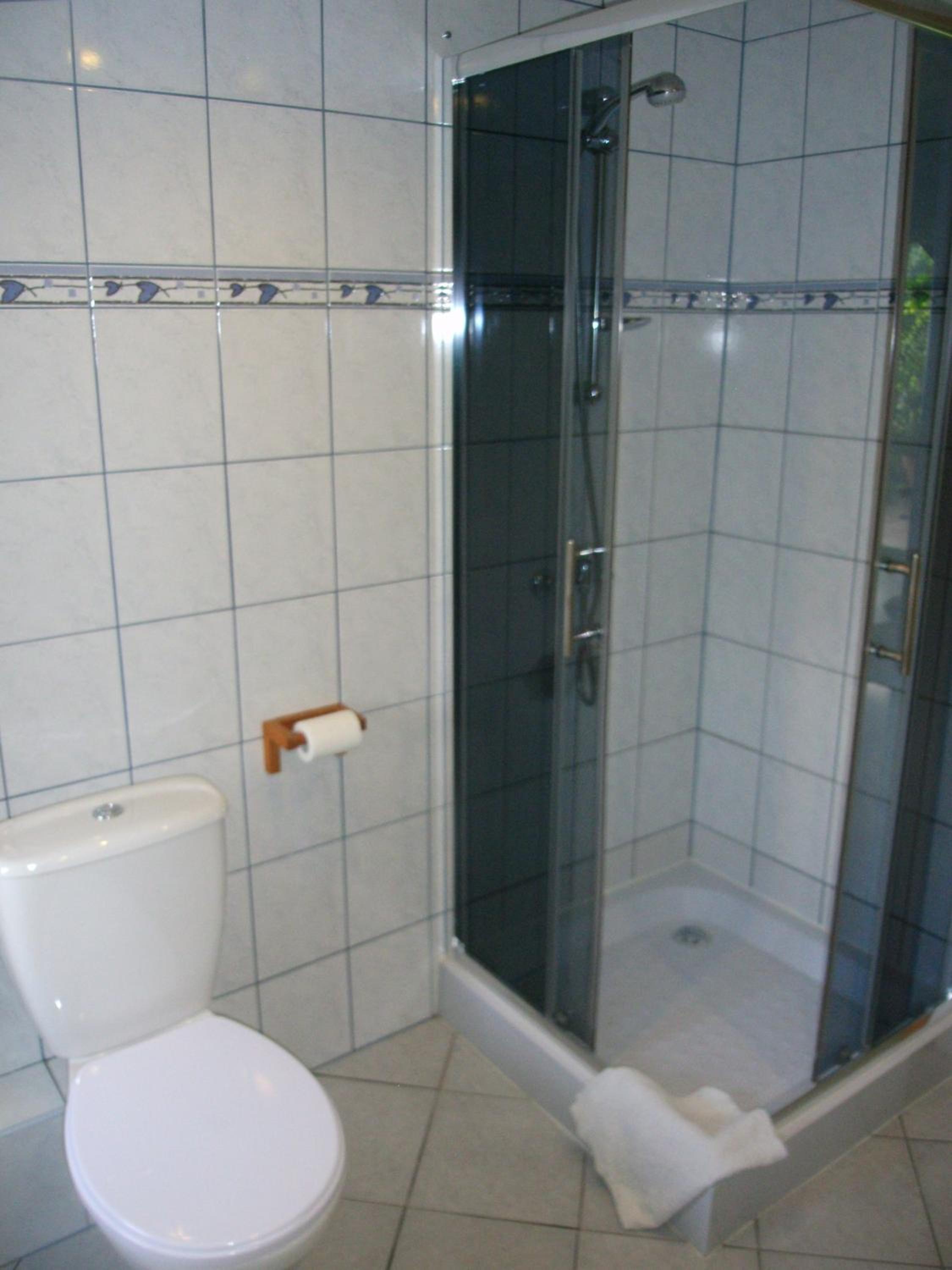 Double or Twin Room with Balcony - Photo 26
