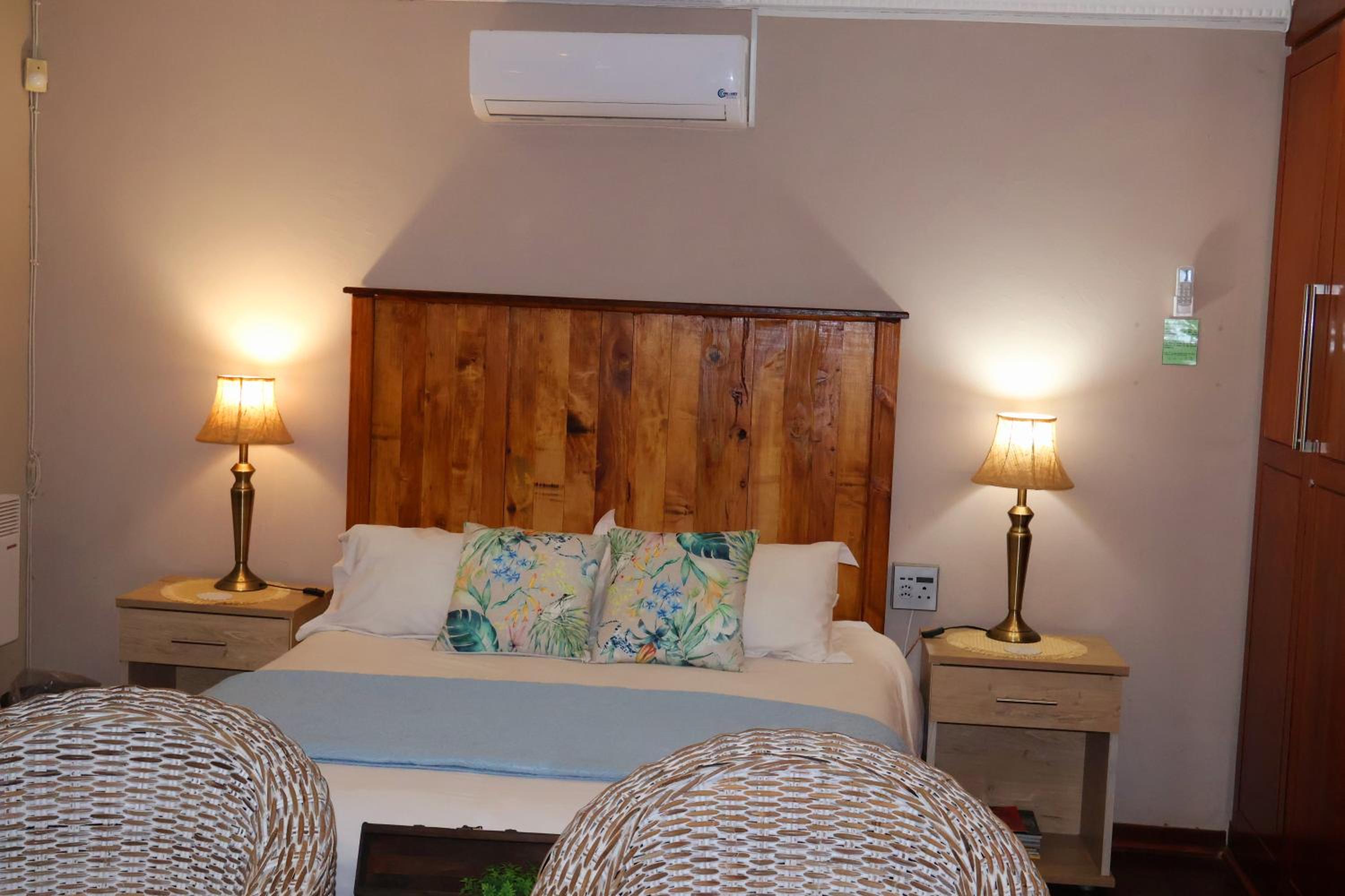 Triple Room with Private Bathroom