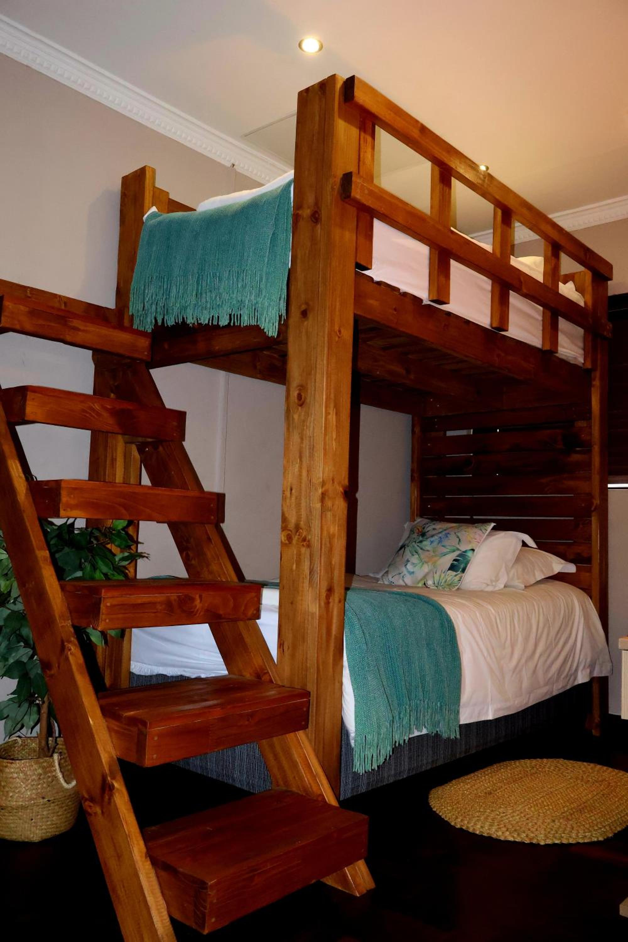Triple Room with Private Bathroom photo 2