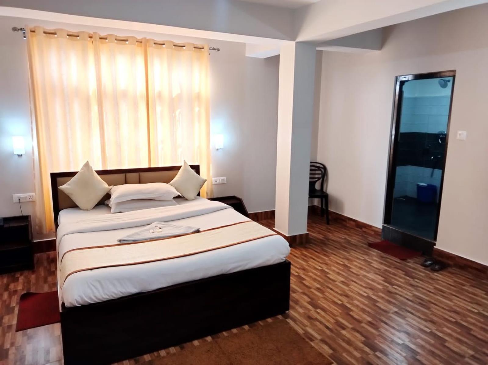 Deluxe Double Room - Photo 8
