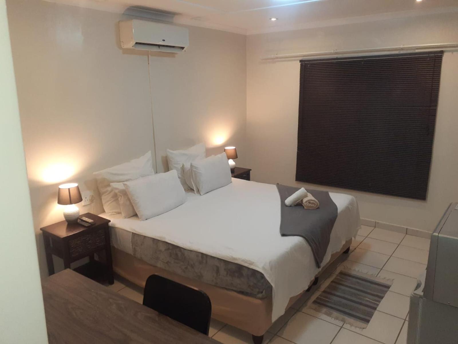Deluxe Double Room (2 Adults + 1 Child) photo 1